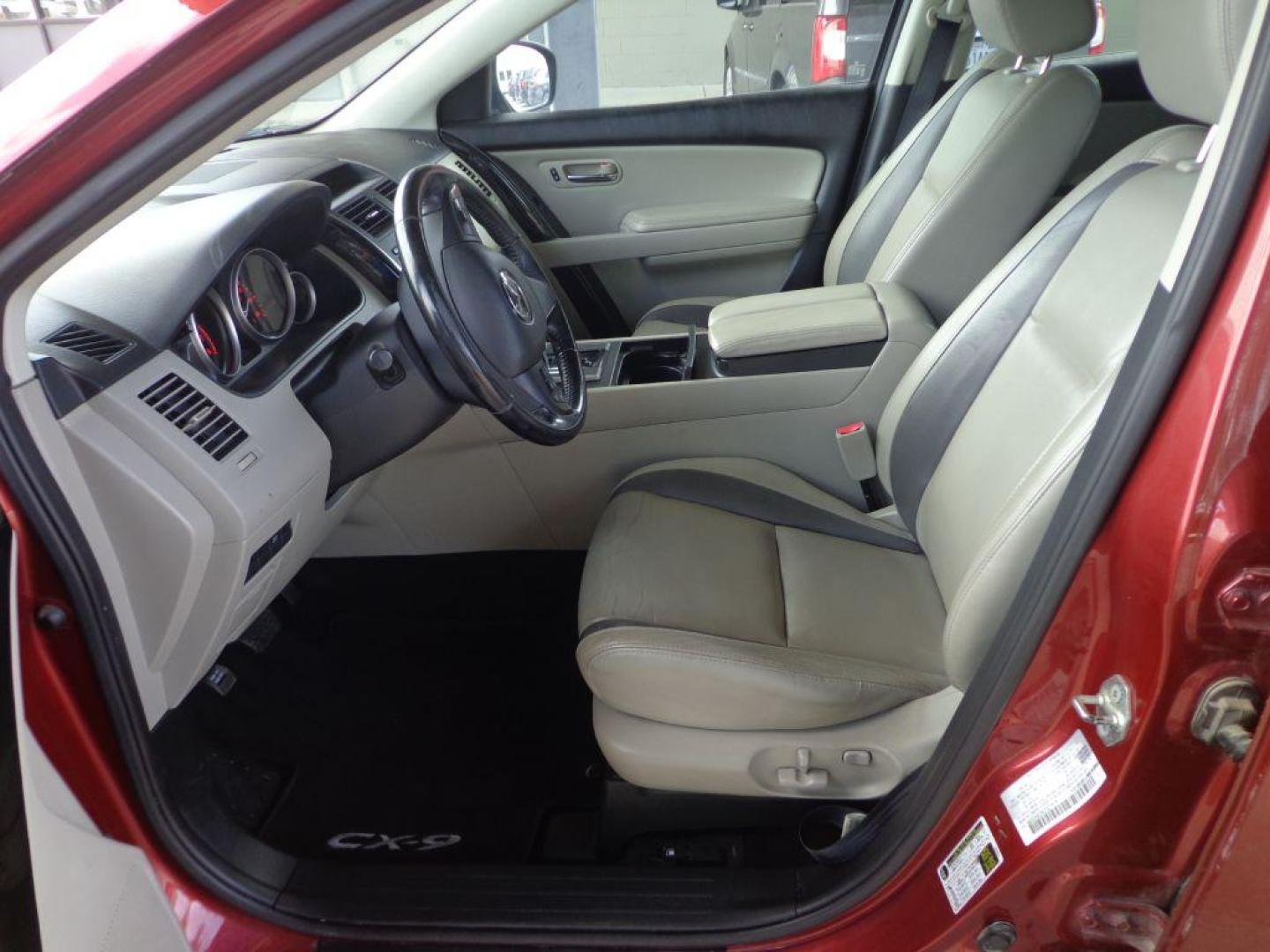 2012 MAROON MAZDA CX-9 (JM3TB3CA6C0) with an 3.7L engine, Automatic transmission, located at 6610 L St., Omaha, NE, 68117, (402) 731-7800, 41.212872, -96.014702 - FRESH TRADE- PRE INSPECTED- 3RD ROW- RUNS GREAT WITH NEWER TIRES! *****We have found that most customers do the majority of their shopping online before visiting a dealership. For this reason we feel it necessary to have a competitive price on our used vehicles right up front. We spend time r - Photo#12