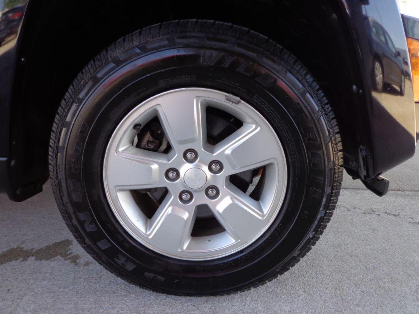 2011 BLUE JEEP LIBERTY SPORT (1J4PP2GK3BW) with an 3.7L engine, Automatic transmission, located at 6610 L St., Omaha, NE, 68117, (402) 731-7800, 41.212872, -96.014702 - LOCAL TRADE-IN WITH A CLEAN CARFAX, PRE-INSPECTED READY TO GO! *****We have found that most customers do the majority of their shopping online before visiting a dealership. For this reason we feel it necessary to have a competitive price on our used vehicles right up front. We spend time resear - Photo#8