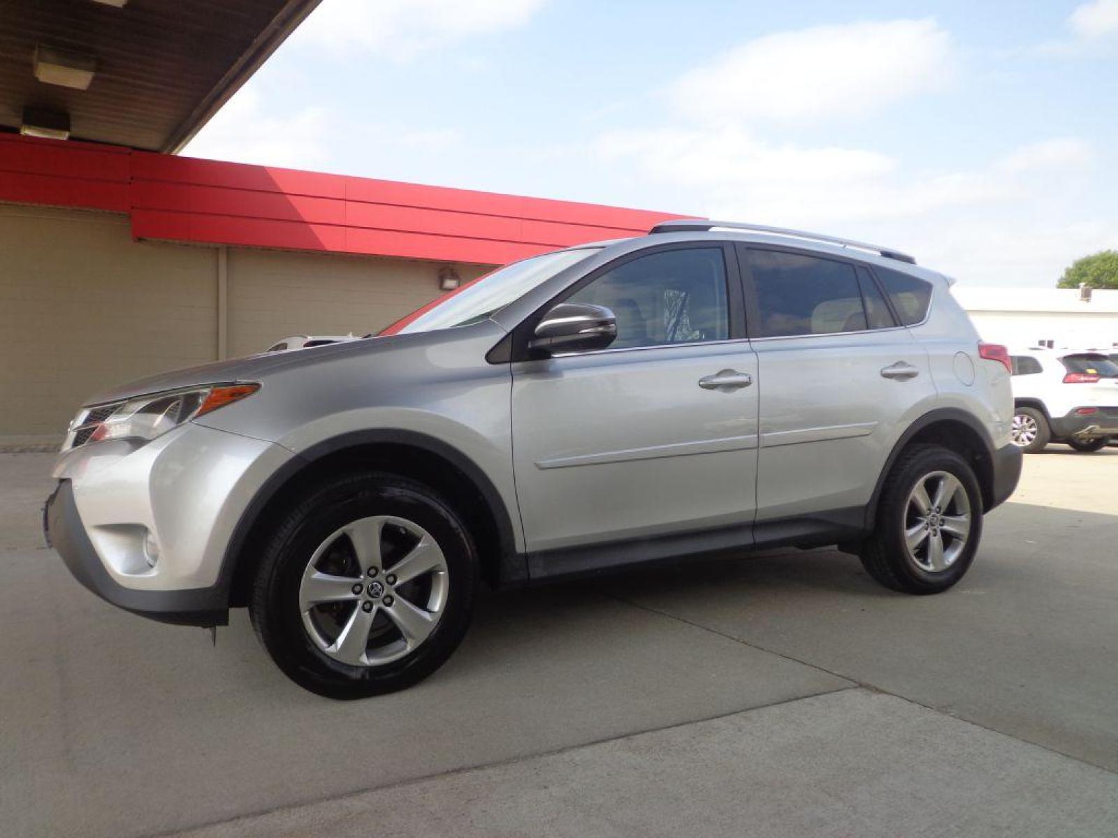 2015 SILVER TOYOTA RAV4 XLE (2T3RFREV3FW) with an 2.5L engine, Automatic transmission, located at 6610 L St., Omaha, NE, 68117, (402) 731-7800, 41.212872, -96.014702 - Photo #0
