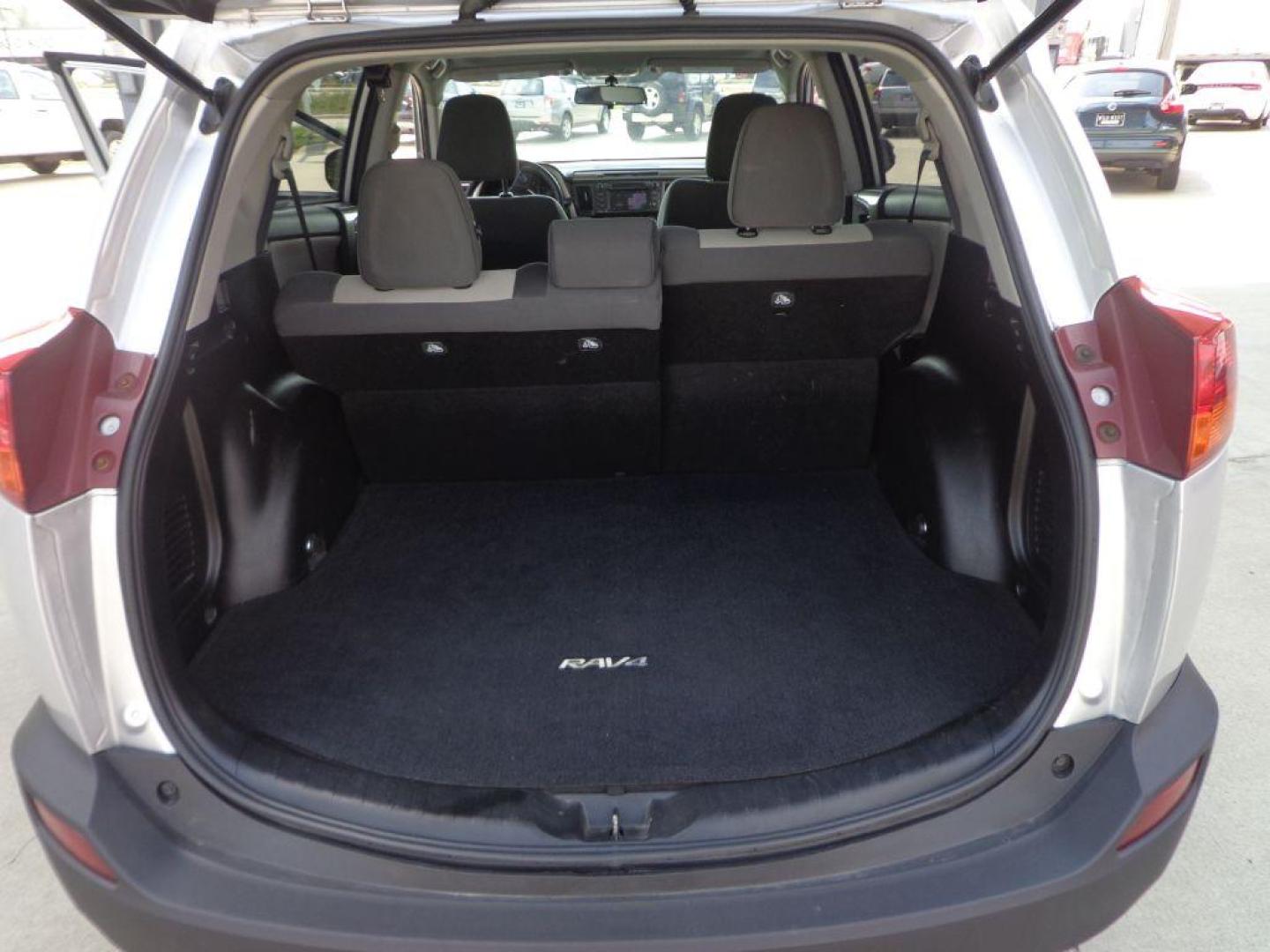 2015 SILVER TOYOTA RAV4 XLE (2T3RFREV3FW) with an 2.5L engine, Automatic transmission, located at 6610 L St., Omaha, NE, 68117, (402) 731-7800, 41.212872, -96.014702 - SHARP LOW MILE RAV WITH A SUNROOF, NAV, BACKUP CAM AND NEWER TIRES! *****We have found that most customers do the majority of their shopping online before visiting a dealership. For this reason we feel it necessary to have a competitive price on our used vehicles right up front. We spend time r - Photo#17