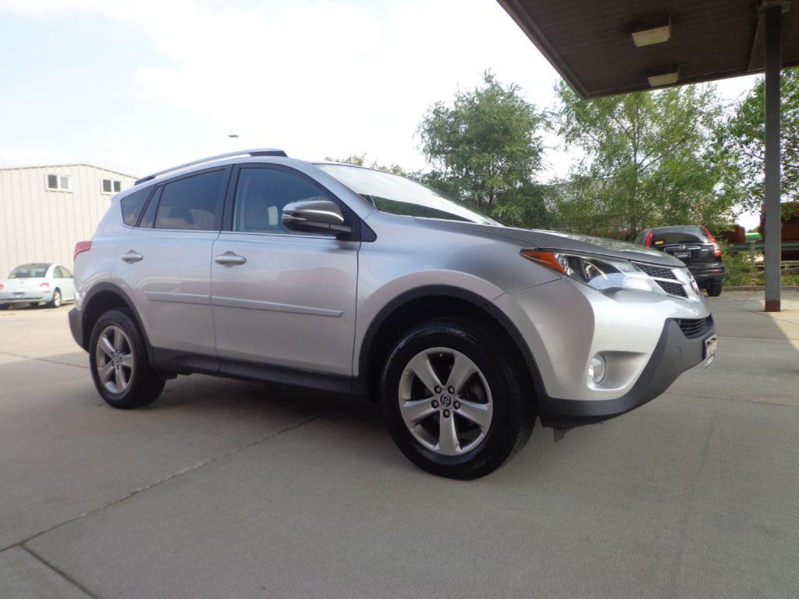 2015 SILVER TOYOTA RAV4 XLE (2T3RFREV3FW) with an 2.5L engine, Automatic transmission, located at 6610 L St., Omaha, NE, 68117, (402) 731-7800, 41.212872, -96.014702 - Photo #2