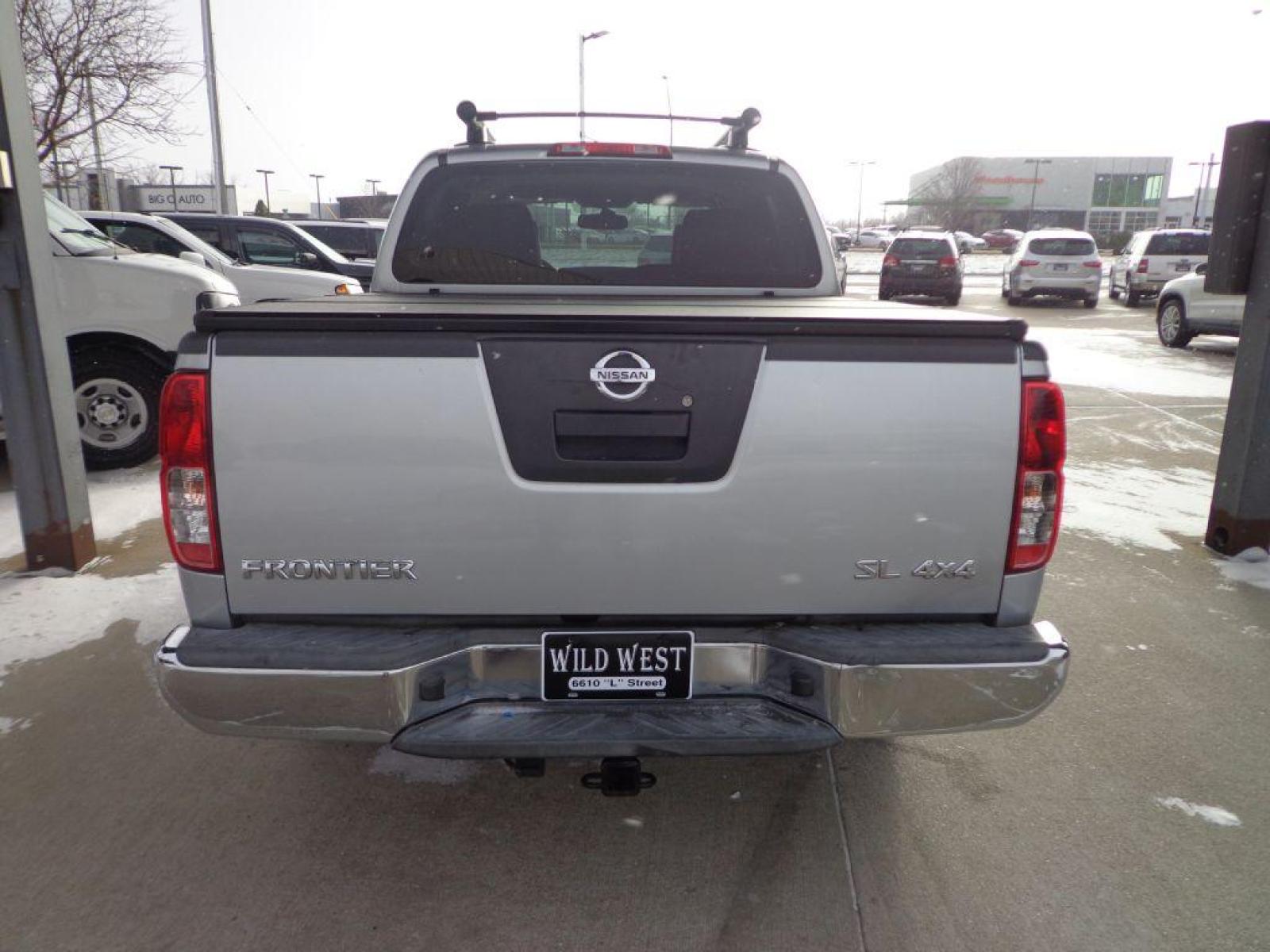 2011 SILVER NISSAN FRONTIER SL (1N6AD0EV2BC) with an 4.0L engine, Automatic transmission, located at 6610 L St., Omaha, NE, 68117, (402) 731-7800, 41.212872, -96.014702 - 1-OWNER CLEAN CARFAX LOW MILEAGE, HEATED LEATHER, SUNROOF, NEWER TIRES AND MUCH MORE! *****We have found that most customers do the majority of their shopping online before visiting a dealership. For this reason we feel it necessary to have a competitive price on our used vehicles right up fron - Photo #4