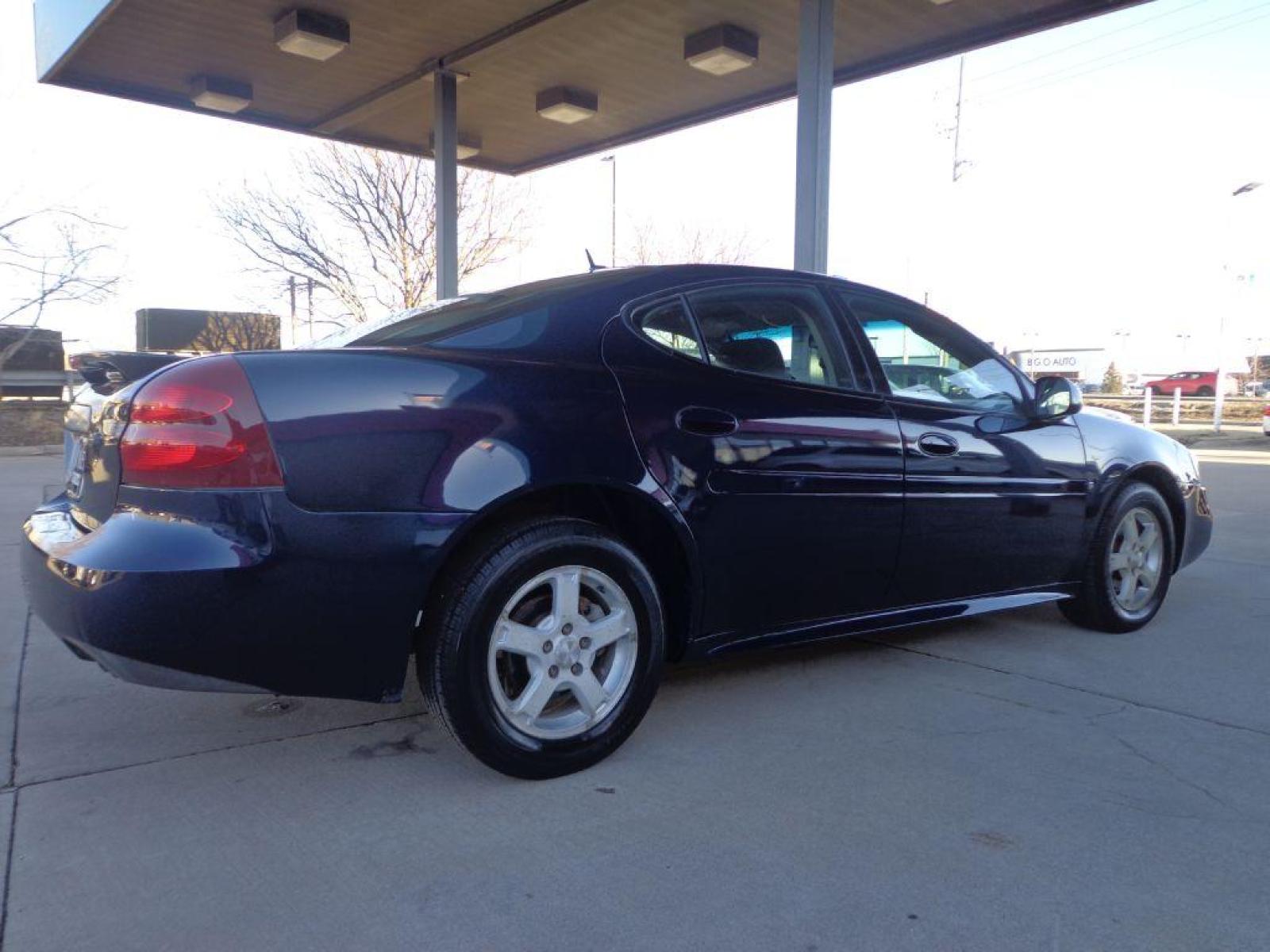 2008 BLUE PONTIAC GRAND PRIX (2G2WP552X81) with an 3.8L engine, Automatic transmission, located at 6610 L St., Omaha, NE, 68117, (402) 731-7800, 41.212872, -96.014702 - Photo #3
