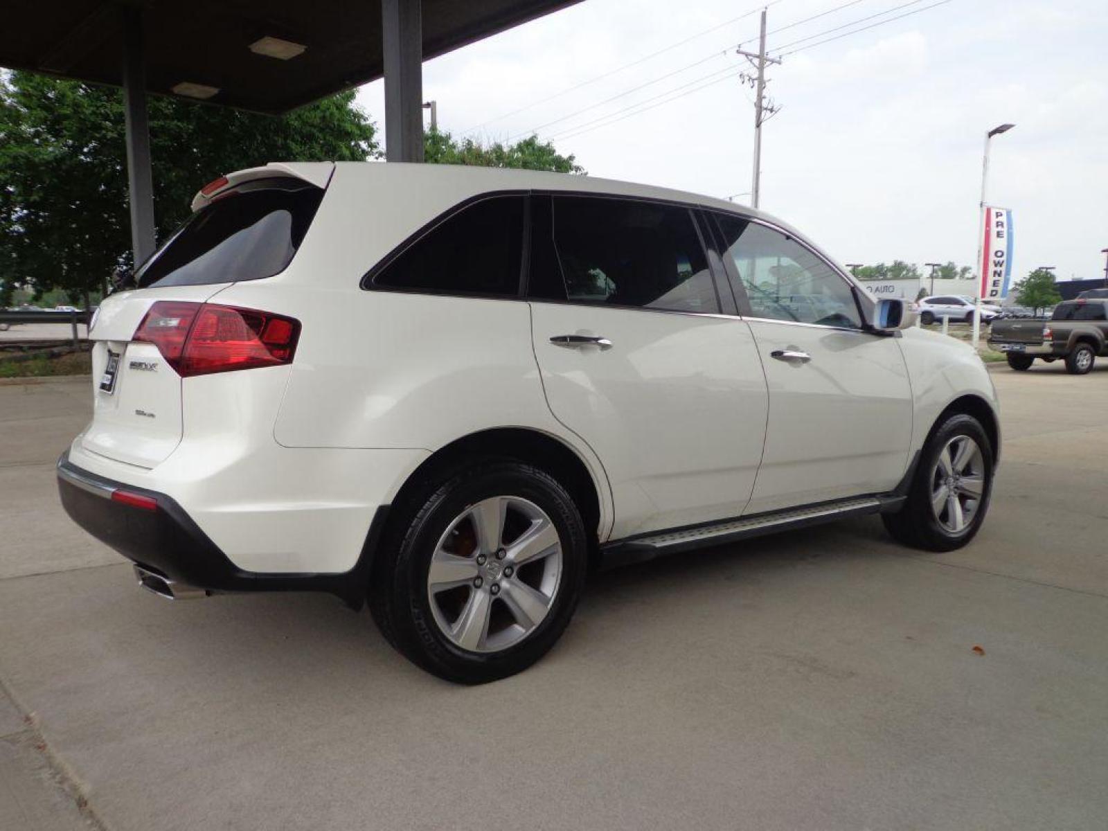 2011 WHITE ACURA MDX TECHNOLOGY (2HNYD2H45BH) with an 3.7L engine, Automatic transmission, located at 6610 L St., Omaha, NE, 68117, (402) 731-7800, 41.212872, -96.014702 - SHARP 1-OWNER CLEAN CARFAX LOW MILEAGE 3RD ROW SEATING LOADED WITH OPTIONS! *****We have found that most customers do the majority of their shopping online before visiting a dealership. For this reason we feel it necessary to have a competitive price on our used vehicles right up front. We s - Photo #3
