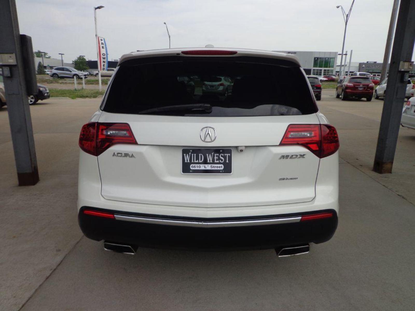 2011 WHITE ACURA MDX TECHNOLOGY (2HNYD2H45BH) with an 3.7L engine, Automatic transmission, located at 6610 L St., Omaha, NE, 68117, (402) 731-7800, 41.212872, -96.014702 - SHARP 1-OWNER CLEAN CARFAX LOW MILEAGE 3RD ROW SEATING LOADED WITH OPTIONS! *****We have found that most customers do the majority of their shopping online before visiting a dealership. For this reason we feel it necessary to have a competitive price on our used vehicles right up front. We s - Photo #4