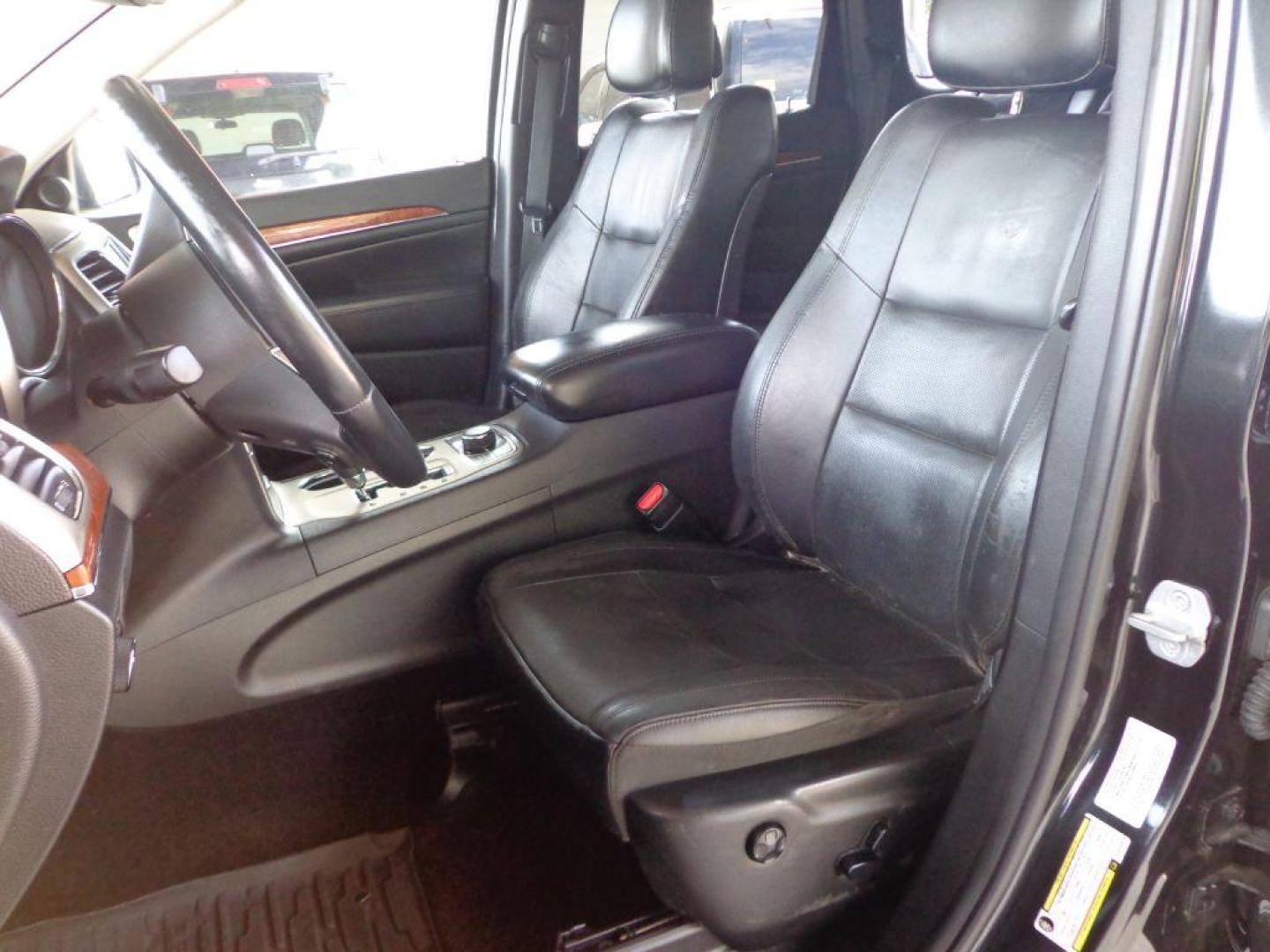 2013 BLACK JEEP GRAND CHEROKEE LIMITED (1C4RJFBT9DC) with an 5.7L engine, Automatic transmission, located at 6610 L St., Omaha, NE, 68117, (402) 731-7800, 41.212872, -96.014702 - 2-OWNER CLEAN CARFAX LOW MILEAGE LOADED WITH PANORAMIC ROOF, HEATED/COOLED SEATS, NAV, BACKUP CAM AND NEWER TIRES! *****We have found that most customers do the majority of their shopping online before visiting a dealership. For this reason we feel it necessary to have a competitive price on ou - Photo#14