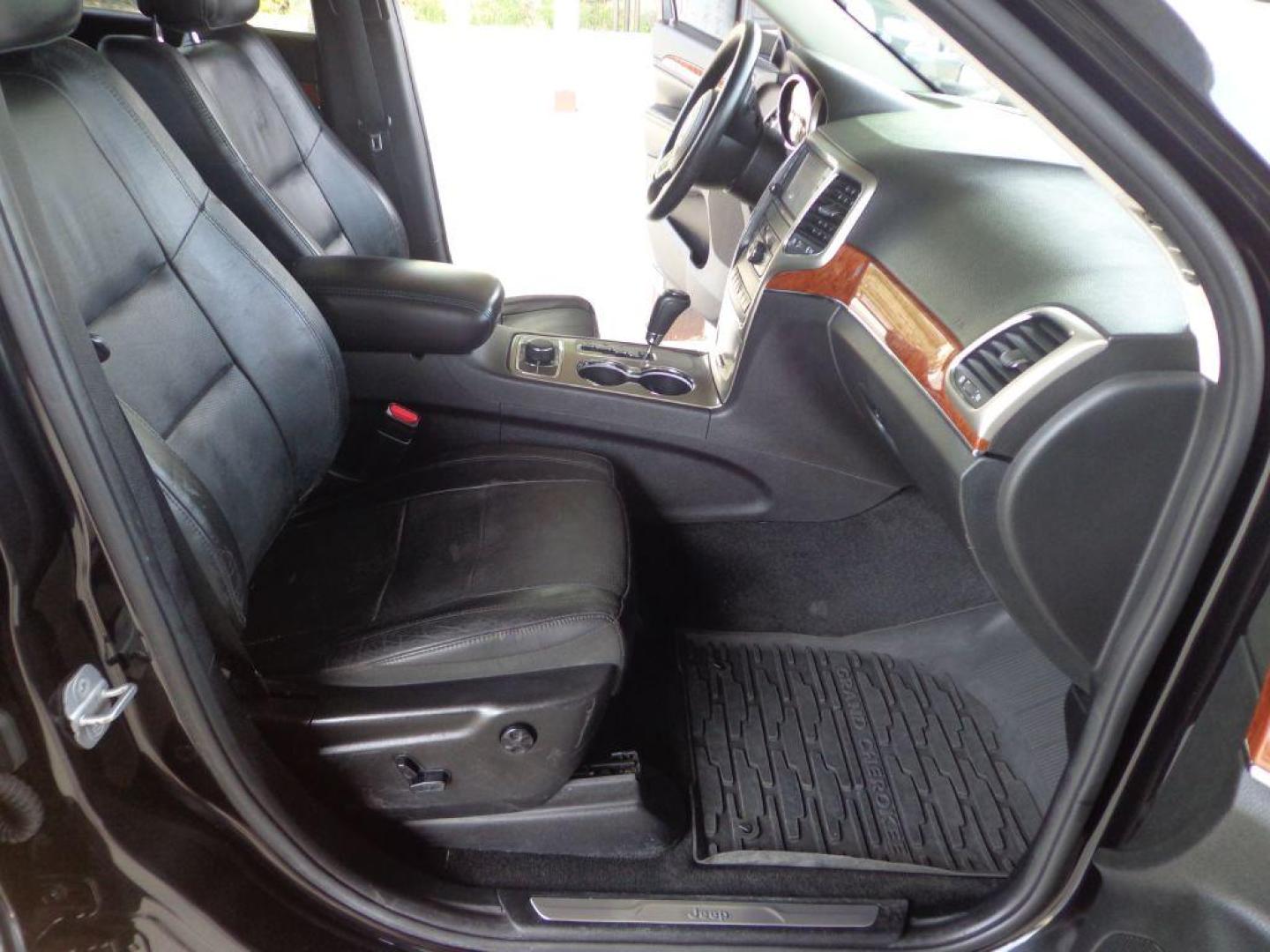 2013 BLACK JEEP GRAND CHEROKEE LIMITED (1C4RJFBT9DC) with an 5.7L engine, Automatic transmission, located at 6610 L St., Omaha, NE, 68117, (402) 731-7800, 41.212872, -96.014702 - 2-OWNER CLEAN CARFAX LOW MILEAGE LOADED WITH PANORAMIC ROOF, HEATED/COOLED SEATS, NAV, BACKUP CAM AND NEWER TIRES! *****We have found that most customers do the majority of their shopping online before visiting a dealership. For this reason we feel it necessary to have a competitive price on ou - Photo#15