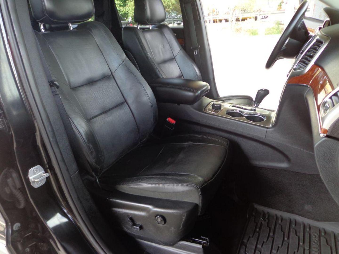 2013 BLACK JEEP GRAND CHEROKEE LIMITED (1C4RJFBT9DC) with an 5.7L engine, Automatic transmission, located at 6610 L St., Omaha, NE, 68117, (402) 731-7800, 41.212872, -96.014702 - 2-OWNER CLEAN CARFAX LOW MILEAGE LOADED WITH PANORAMIC ROOF, HEATED/COOLED SEATS, NAV, BACKUP CAM AND NEWER TIRES! *****We have found that most customers do the majority of their shopping online before visiting a dealership. For this reason we feel it necessary to have a competitive price on ou - Photo#16