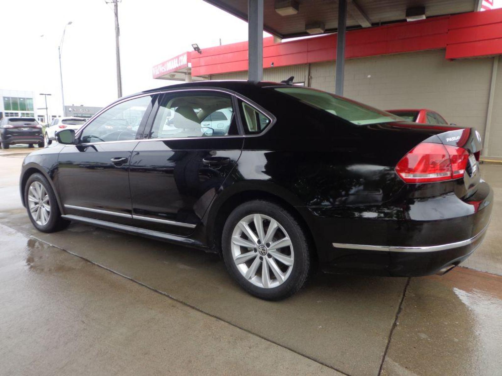 2013 BLACK VOLKSWAGEN PASSAT SEL (1VWCH7A34DC) with an 2.5L engine, Automatic transmission, located at 6610 L St., Omaha, NE, 68117, (402) 731-7800, 41.212872, -96.014702 - SHARP SEL PACKAGE WITH A CLEAN CARFAX, LOW MILEAGE, SUNROOF, HEATED SEATS, BACKUP CAM AND NEWER TIRES! *****We have found that most customers do the majority of their shopping online before visiting a dealership. For this reason we feel it necessary to have a competitive price on our used vehi - Photo #5