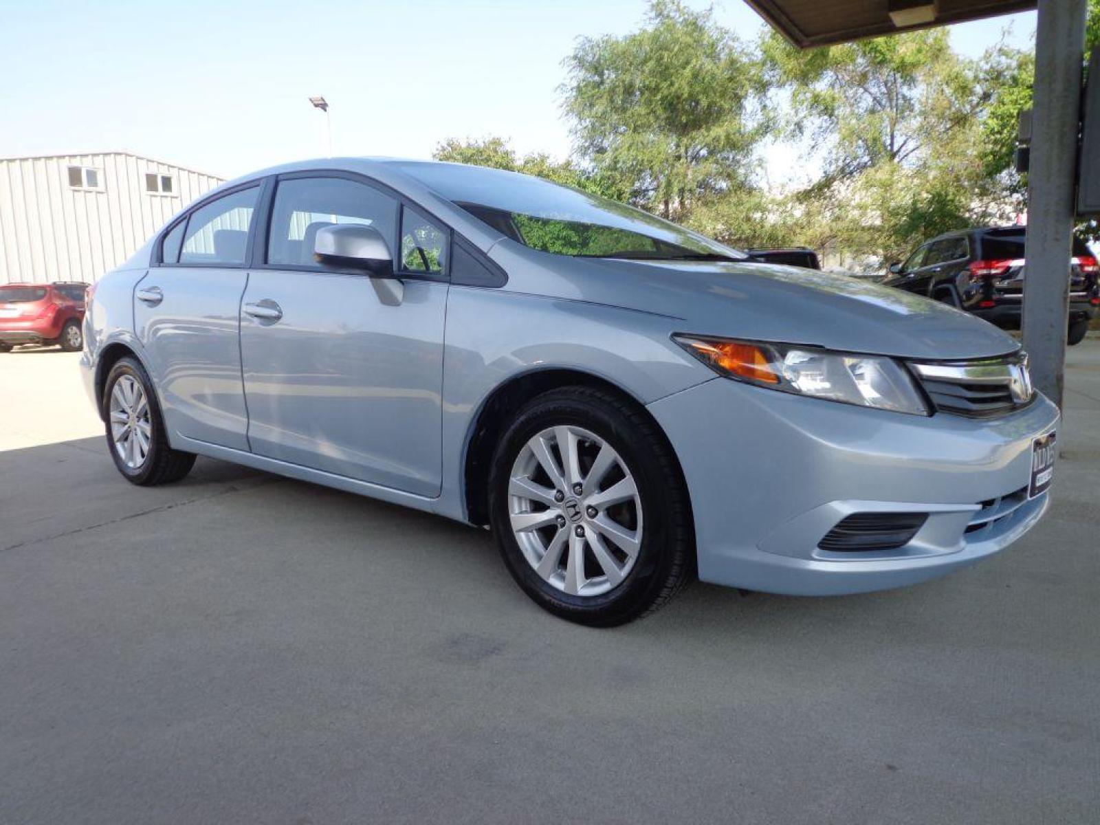 2012 BLUE HONDA CIVIC EXL (19XFB2F98CE) with an 1.8L engine, Automatic transmission, located at 6610 L St., Omaha, NE, 68117, (402) 731-7800, 41.212872, -96.014702 - 2-OWNER CLEAN CARFAX LOW MILEAGE LOADED WITH HEATED LEATHER, SUNROOF AND NEWER TIRES! *****We have found that most customers do the majority of their shopping online before visiting a dealership. For this reason we feel it necessary to have a competitive price on our used vehicles right up fr - Photo #2
