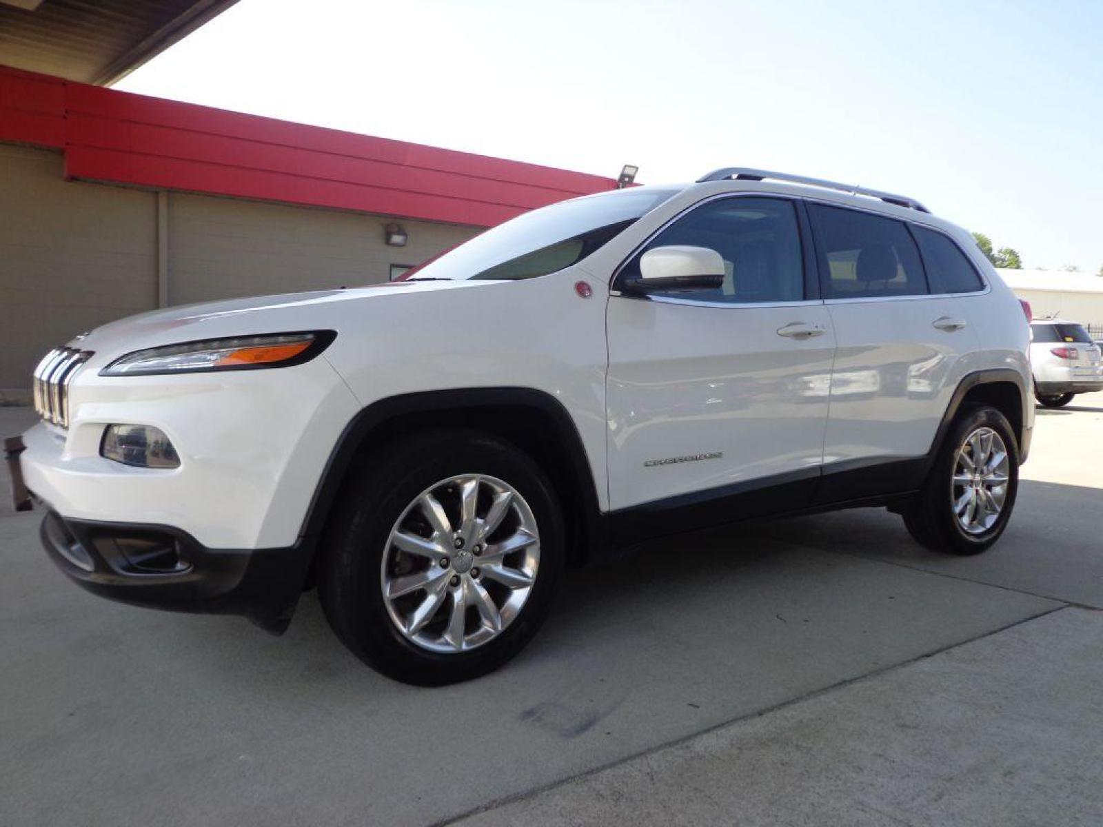 2015 WHITE JEEP CHEROKEE LIMITED (1C4PJMDS6FW) with an 3.2L engine, Automatic transmission, located at 6610 L St., Omaha, NE, 68117, (402) 731-7800, 41.212872, -96.014702 - 2-OWNER CLEAN CARFAX LOW MILEAGE LOADED WITH OPTIONS! *****We have found that most customers do the majority of their shopping online before visiting a dealership. For this reason we feel it necessary to have a competitive price on our used vehicles right up front. We spend time researching t - Photo #0