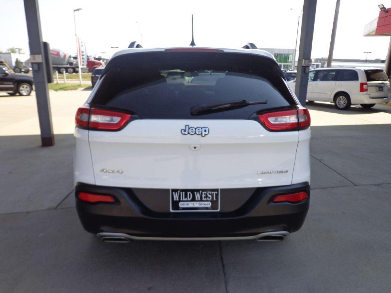 2015 WHITE JEEP CHEROKEE LIMITED (1C4PJMDS6FW) with an 3.2L engine, Automatic transmission, located at 6610 L St., Omaha, NE, 68117, (402) 731-7800, 41.212872, -96.014702 - 2-OWNER CLEAN CARFAX LOW MILEAGE LOADED WITH OPTIONS! *****We have found that most customers do the majority of their shopping online before visiting a dealership. For this reason we feel it necessary to have a competitive price on our used vehicles right up front. We spend time researching t - Photo #4