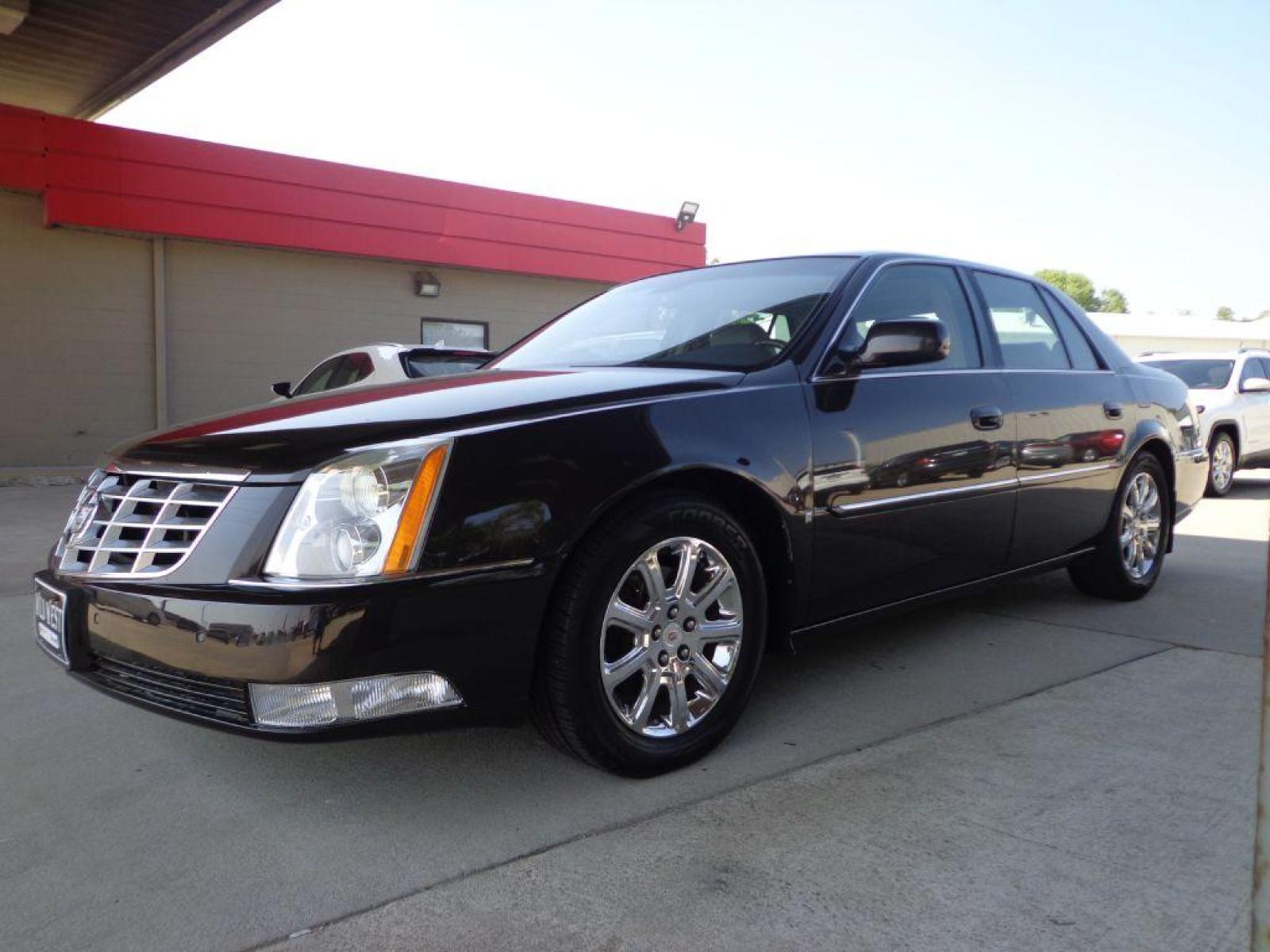 2009 BROWN CADILLAC DTS (1G6KD57Y39U) with an 4.6L engine, Automatic transmission, located at 6610 L St., Omaha, NE, 68117, (402) 731-7800, 41.212872, -96.014702 - SHARP LOOKING TRADE-IN RUNS AND DRIVES WELL WITH NAV, PARK ASSIST, SUNROOF AND NEWER TIRES! *****We have found that most customers do the majority of their shopping online before visiting a dealership. For this reason we feel it necessary to have a competitive price on our used vehicles right - Photo #0
