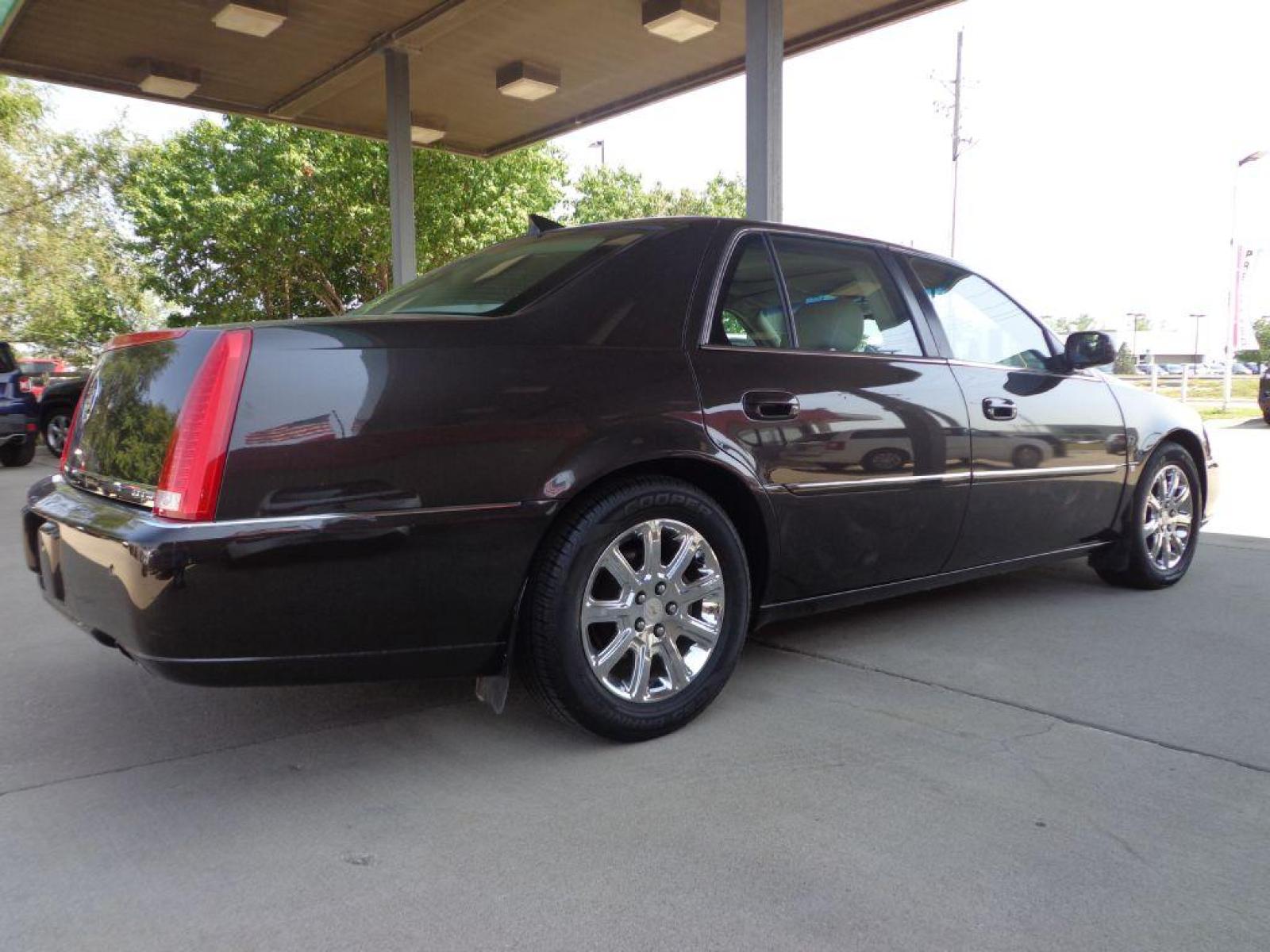 2009 BROWN CADILLAC DTS (1G6KD57Y39U) with an 4.6L engine, Automatic transmission, located at 6610 L St., Omaha, NE, 68117, (402) 731-7800, 41.212872, -96.014702 - SHARP LOOKING TRADE-IN RUNS AND DRIVES WELL WITH NAV, PARK ASSIST, SUNROOF AND NEWER TIRES! *****We have found that most customers do the majority of their shopping online before visiting a dealership. For this reason we feel it necessary to have a competitive price on our used vehicles right - Photo #3