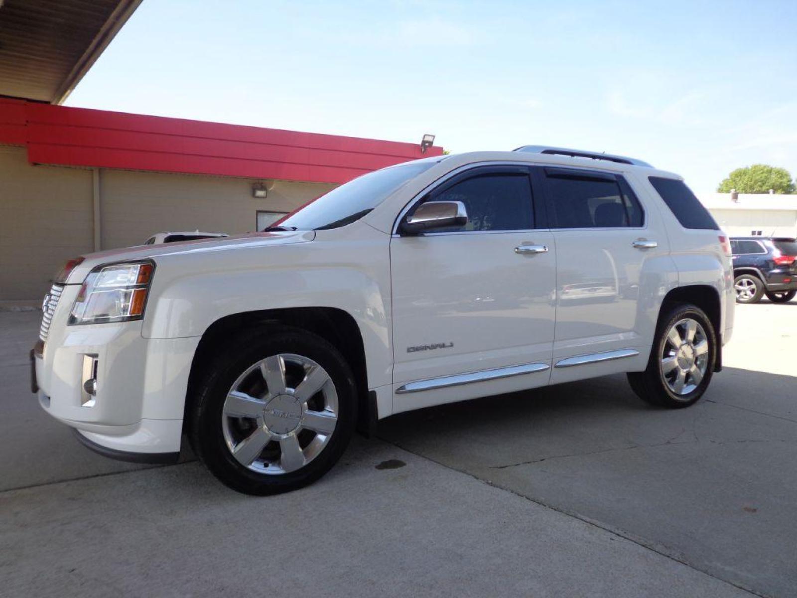 2014 WHITE GMC TERRAIN DENALI (2GKFLZE36E6) with an 3.6L engine, Automatic transmission, located at 6610 L St., Omaha, NE, 68117, (402) 731-7800, 41.212872, -96.014702 - Photo #0