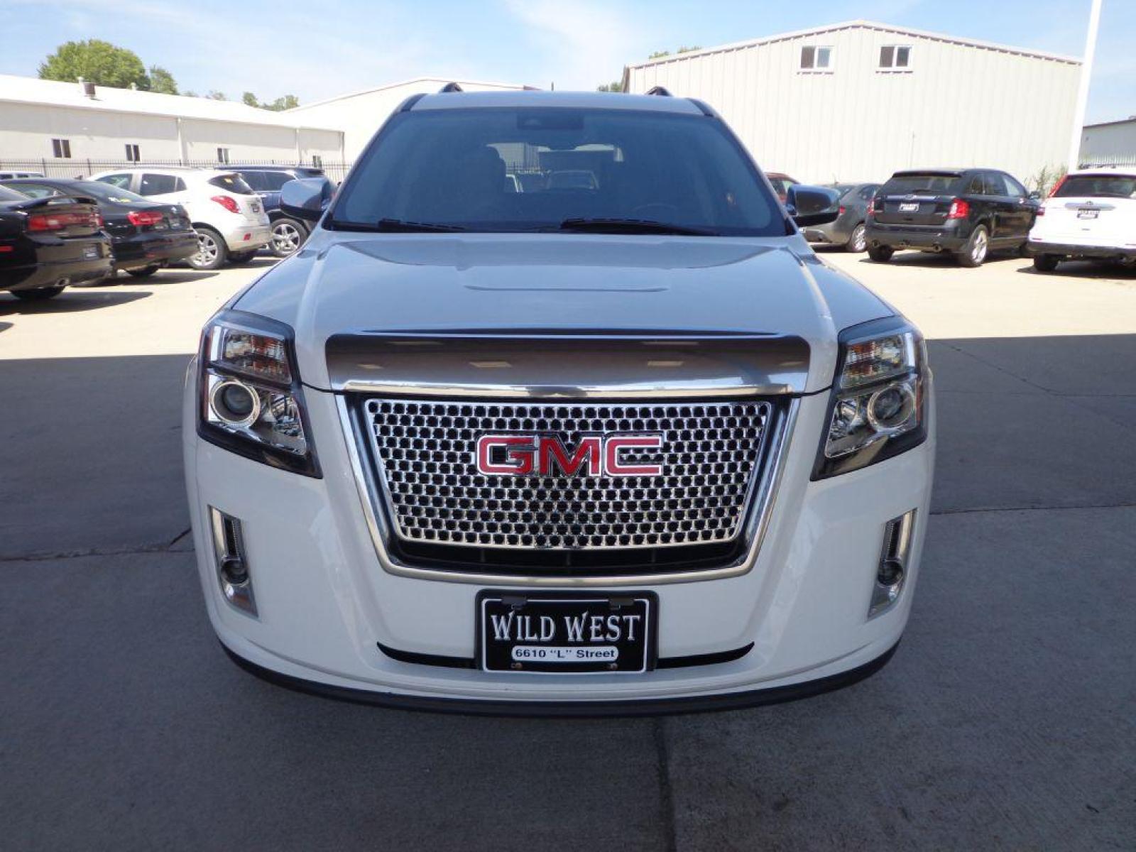 2014 WHITE GMC TERRAIN DENALI (2GKFLZE36E6) with an 3.6L engine, Automatic transmission, located at 6610 L St., Omaha, NE, 68117, (402) 731-7800, 41.212872, -96.014702 - Photo #1