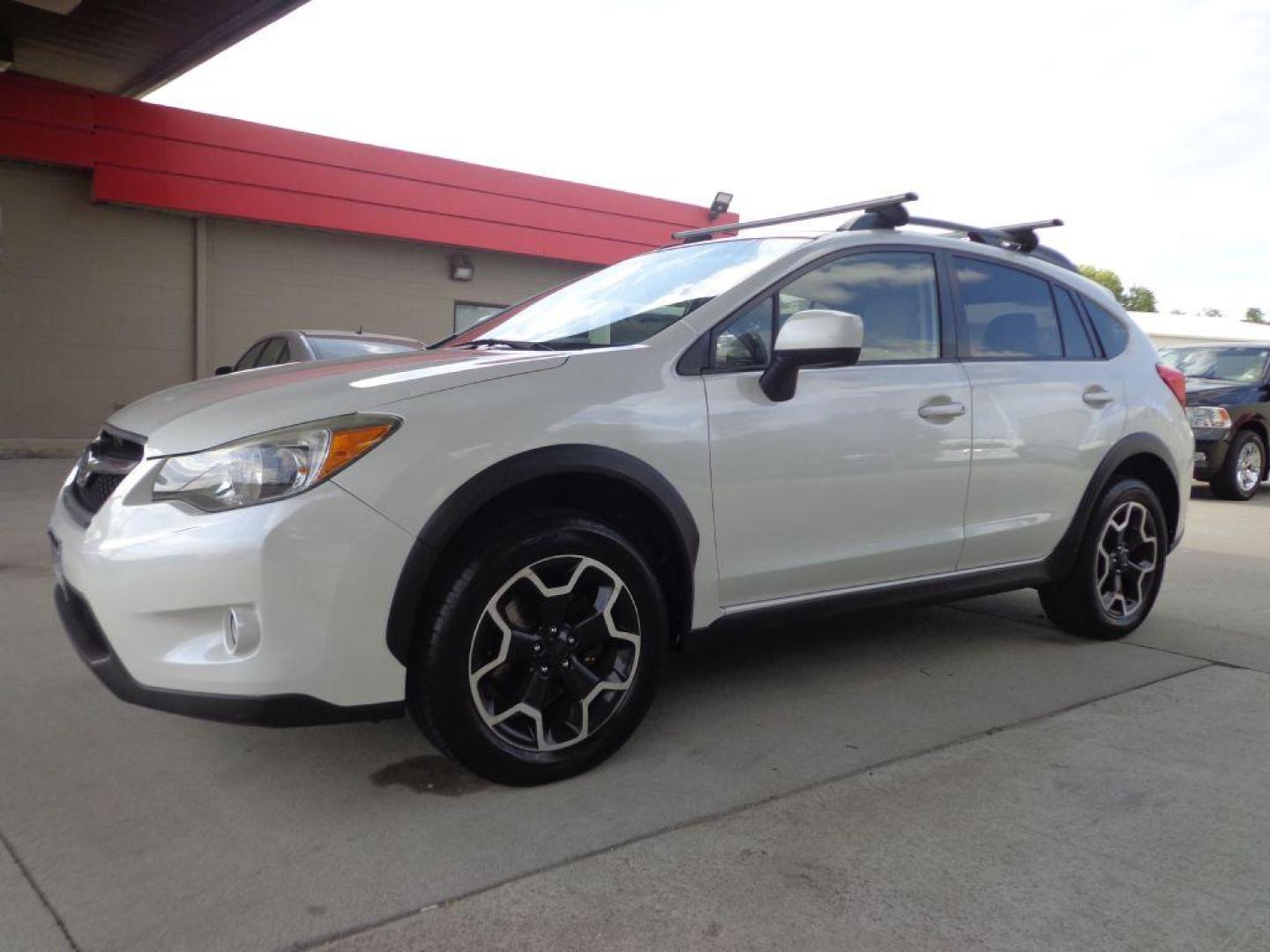 2014 WHITE SUBARU XV CROSSTREK 2.0 PREMIUM (JF2GPAVC3E8) with an 2.0L engine, Continuously Variable transmission, located at 6610 L St., Omaha, NE, 68117, (402) 731-7800, 41.212872, -96.014702 - 1-OWNER CLEAN CARFAX LOW MILEAGE WITH HEATED SEATS AND A SUNROOF! *****We have found that most customers do the majority of their shopping online before visiting a dealership. For this reason we feel it necessary to have a competitive price on our used vehicles right up front. We spend time r - Photo#0
