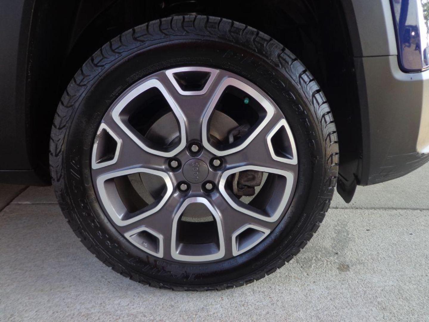 2016 BLUE JEEP RENEGADE LIMITED (ZACCJBDT0GP) with an 2.4L engine, Automatic transmission, located at 6610 L St., Omaha, NE, 68117, (402) 731-7800, 41.212872, -96.014702 - SHARP 2-OWNER, CLEAN CARFAX, LOW MILEAGE, NEWER TIRES, LOADED WITH OPTIONS INCLUDING: Passive Entry Keyless Enter 'n Got Package Blind Spot and Cross Path Detection 6.5-Inch Navigation Group with Uconnect My Sky Power Retractable / Removable Panels Beatst Premium Audio System *****We have - Photo#9