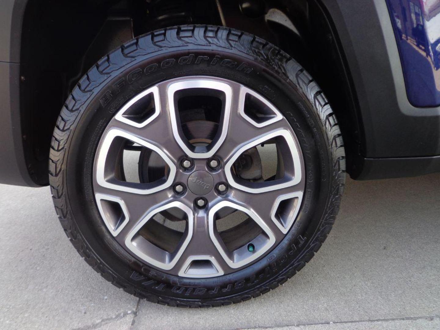 2016 BLUE JEEP RENEGADE LIMITED (ZACCJBDT0GP) with an 2.4L engine, Automatic transmission, located at 6610 L St., Omaha, NE, 68117, (402) 731-7800, 41.212872, -96.014702 - SHARP 2-OWNER, CLEAN CARFAX, LOW MILEAGE, NEWER TIRES, LOADED WITH OPTIONS INCLUDING: Passive Entry Keyless Enter 'n Got Package Blind Spot and Cross Path Detection 6.5-Inch Navigation Group with Uconnect My Sky Power Retractable / Removable Panels Beatst Premium Audio System *****We have - Photo#10