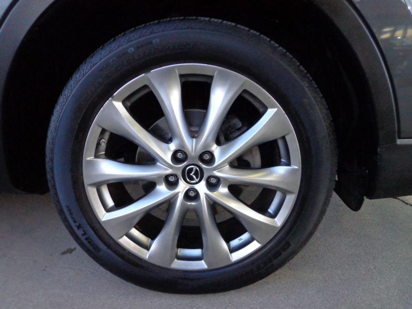 2014 GRAY MAZDA CX-9 GRAND TOURING (JM3TB3DV8E0) with an 3.7L engine, Automatic transmission, located at 6610 L St., Omaha, NE, 68117, (402) 731-7800, 41.212872, -96.014702 - 1-OWNER CLEAN CARFAX LOW MILEAGE LOADED WITH HEATED SEATS, 3RD ROW, SUNROOF, NAV, BACKUP CAM, BOSE AND MUCH MORE! *****We have found that most customers do the majority of their shopping online before visiting a dealership. For this reason we feel it necessary to have a competitive price on o - Photo #8