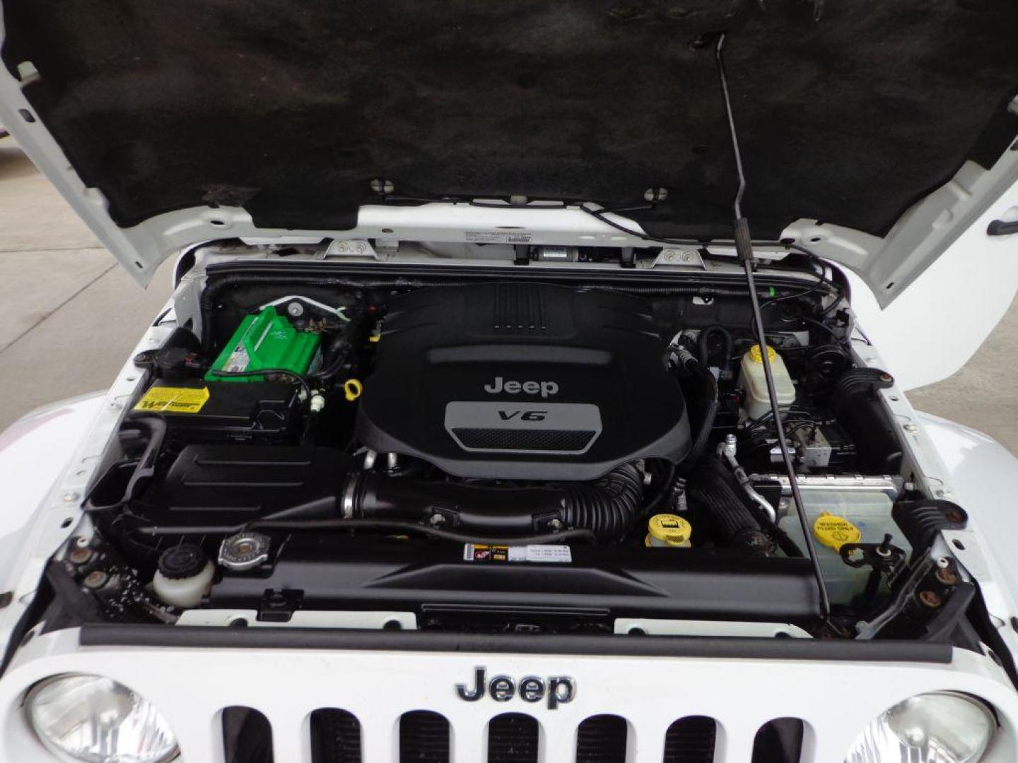 2014 WHITE JEEP WRANGLER UNLIMI SAHARA (1C4HJWEG6EL) with an 3.6L engine, Automatic transmission, located at 6610 L St., Omaha, NE, 68117, (402) 731-7800, 41.212872, -96.014702 - 2-OWNER CLEAN CARFAX LOW MILEAGE WITH HEATED LEATHER, NAV AND NEWER TIRES! *****We have found that most customers do the majority of their shopping online before visiting a dealership. For this reason we feel it necessary to have a competitive price on our used vehicles right up front. We spend - Photo#11