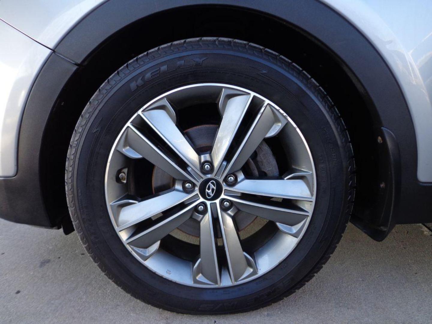 2014 GRAY HYUNDAI SANTA FE LIMITED (KM8SRDHF2EU) with an 3.3L engine, Automatic transmission, located at 6610 L St., Omaha, NE, 68117, (402) 731-7800, 41.212872, -96.014702 - LIMITED MODEL WITH A CLEAN CARFAX, LOW MILEAGE, LOADED WITH HEATED/COOLED SEATS, 2ND ROW BUCKETS, 3RD ROW, PANORAMIC ROOF, NAV AND BACKUP CAM! *****We have found that most customers do the majority of their shopping online before visiting a dealership. For this reason we feel it necessary to ha - Photo#7