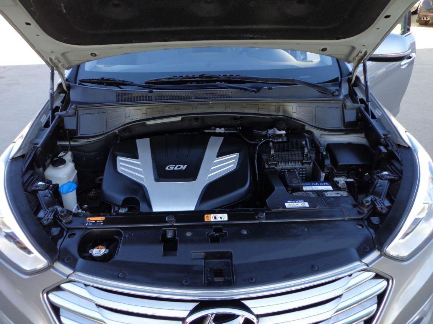 2014 GRAY HYUNDAI SANTA FE LIMITED (KM8SRDHF2EU) with an 3.3L engine, Automatic transmission, located at 6610 L St., Omaha, NE, 68117, (402) 731-7800, 41.212872, -96.014702 - LIMITED MODEL WITH A CLEAN CARFAX, LOW MILEAGE, LOADED WITH HEATED/COOLED SEATS, 2ND ROW BUCKETS, 3RD ROW, PANORAMIC ROOF, NAV AND BACKUP CAM! *****We have found that most customers do the majority of their shopping online before visiting a dealership. For this reason we feel it necessary to ha - Photo#11