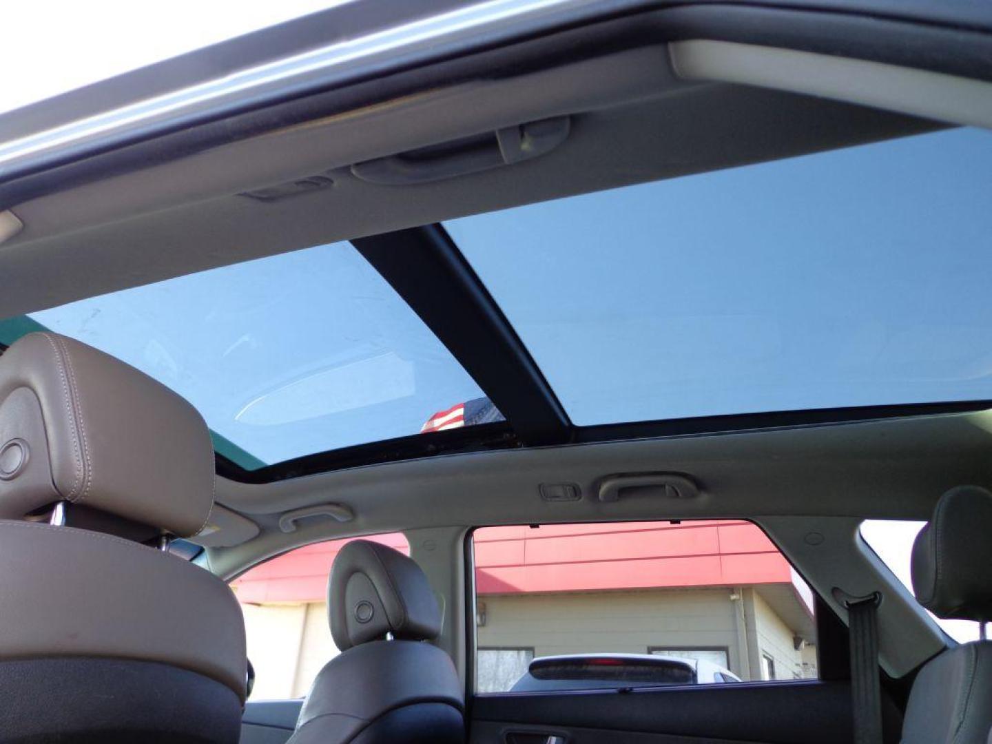 2014 GRAY HYUNDAI SANTA FE LIMITED (KM8SRDHF2EU) with an 3.3L engine, Automatic transmission, located at 6610 L St., Omaha, NE, 68117, (402) 731-7800, 41.212872, -96.014702 - LIMITED MODEL WITH A CLEAN CARFAX, LOW MILEAGE, LOADED WITH HEATED/COOLED SEATS, 2ND ROW BUCKETS, 3RD ROW, PANORAMIC ROOF, NAV AND BACKUP CAM! *****We have found that most customers do the majority of their shopping online before visiting a dealership. For this reason we feel it necessary to ha - Photo#20