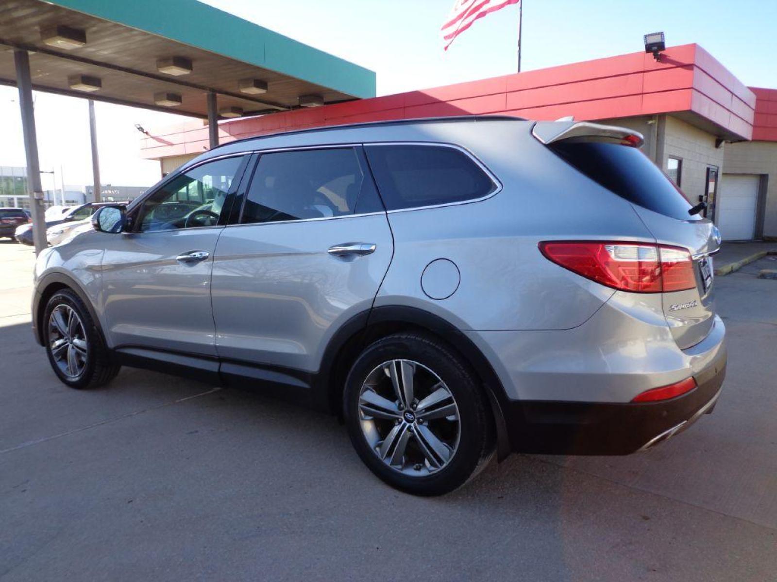 2014 GRAY HYUNDAI SANTA FE LIMITED (KM8SRDHF2EU) with an 3.3L engine, Automatic transmission, located at 6610 L St., Omaha, NE, 68117, (402) 731-7800, 41.212872, -96.014702 - LIMITED MODEL WITH A CLEAN CARFAX, LOW MILEAGE, LOADED WITH HEATED/COOLED SEATS, 2ND ROW BUCKETS, 3RD ROW, PANORAMIC ROOF, NAV, BACKUP CAM AND NEWER TIRES! *****We have found that most customers do the majority of their shopping online before visiting a dealership. For this reason we feel it ne - Photo #5