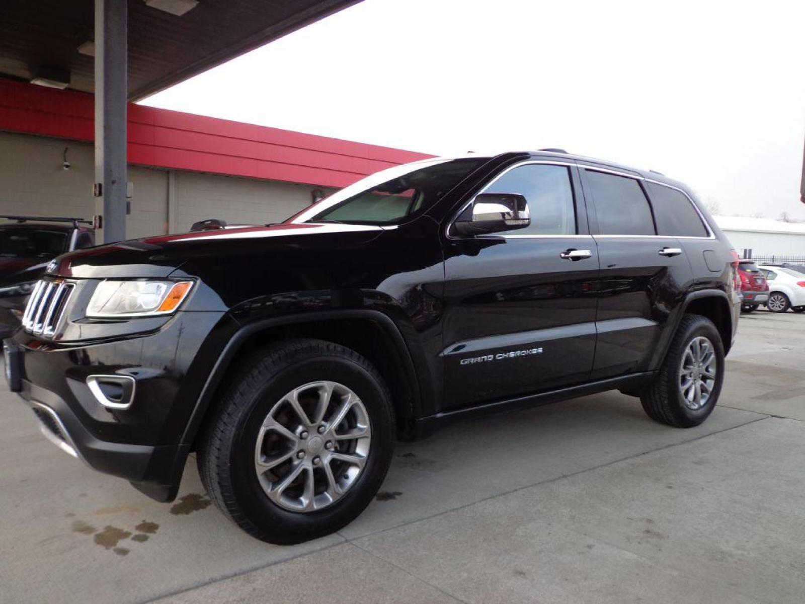 2015 BLACK JEEP GRAND CHEROKEE LIMITED (1C4RJFBG0FC) with an 3.6L engine, Automatic transmission, located at 6610 L St., Omaha, NE, 68117, (402) 731-7800, 41.212872, -96.014702 - 2-OWNER CLEAN CARFAX LOW MILEAGE LOADED UP LIMITED WITH NEWER TIRES! *****We have found that most customers do the majority of their shopping online before visiting a dealership. For this reason we feel it necessary to have a competitive price on our used vehicles right up front. We spend tim - Photo #0