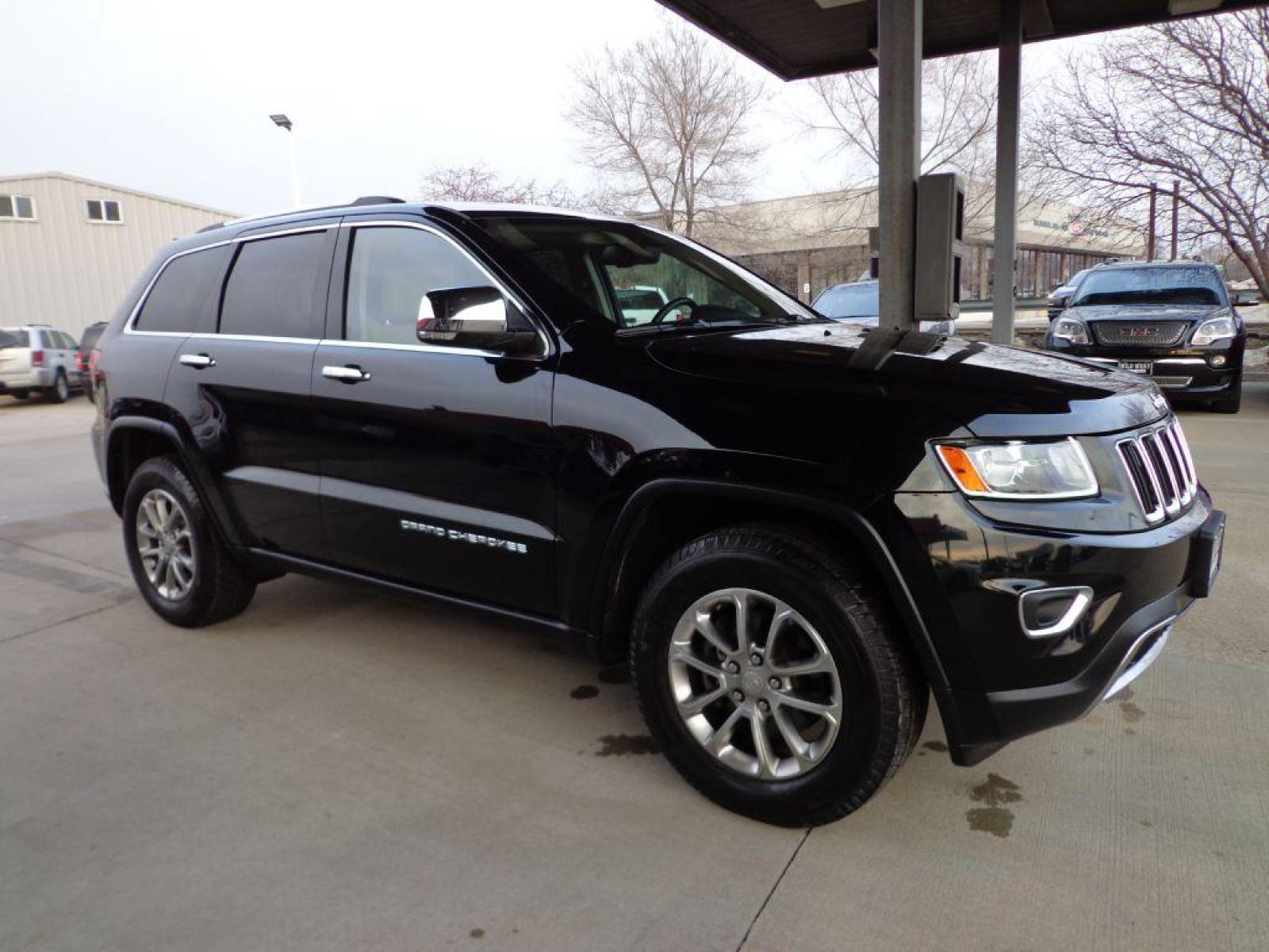 2015 BLACK JEEP GRAND CHEROKEE LIMITED (1C4RJFBG0FC) with an 3.6L engine, Automatic transmission, located at 6610 L St., Omaha, NE, 68117, (402) 731-7800, 41.212872, -96.014702 - 2-OWNER CLEAN CARFAX LOW MILEAGE LOADED UP LIMITED WITH NEWER TIRES! *****We have found that most customers do the majority of their shopping online before visiting a dealership. For this reason we feel it necessary to have a competitive price on our used vehicles right up front. We spend tim - Photo #2