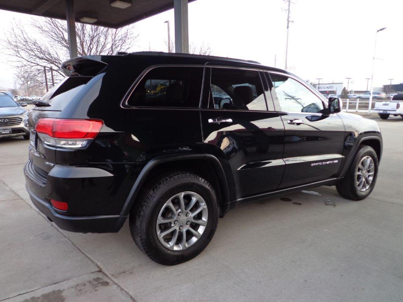 2015 BLACK JEEP GRAND CHEROKEE LIMITED (1C4RJFBG0FC) with an 3.6L engine, Automatic transmission, located at 6610 L St., Omaha, NE, 68117, (402) 731-7800, 41.212872, -96.014702 - 2-OWNER CLEAN CARFAX LOW MILEAGE LOADED UP LIMITED WITH NEWER TIRES! *****We have found that most customers do the majority of their shopping online before visiting a dealership. For this reason we feel it necessary to have a competitive price on our used vehicles right up front. We spend tim - Photo #3