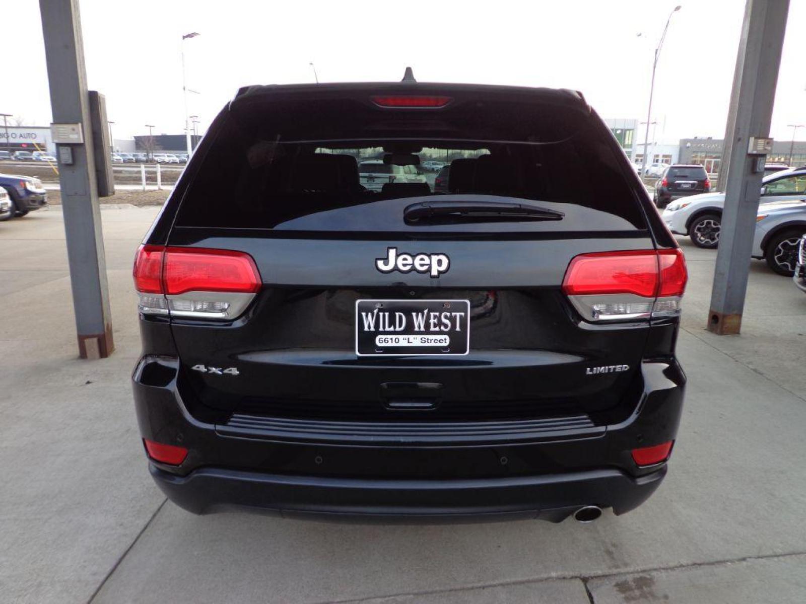 2015 BLACK JEEP GRAND CHEROKEE LIMITED (1C4RJFBG0FC) with an 3.6L engine, Automatic transmission, located at 6610 L St., Omaha, NE, 68117, (402) 731-7800, 41.212872, -96.014702 - 2-OWNER CLEAN CARFAX LOW MILEAGE LOADED UP LIMITED WITH NEWER TIRES! *****We have found that most customers do the majority of their shopping online before visiting a dealership. For this reason we feel it necessary to have a competitive price on our used vehicles right up front. We spend tim - Photo #4