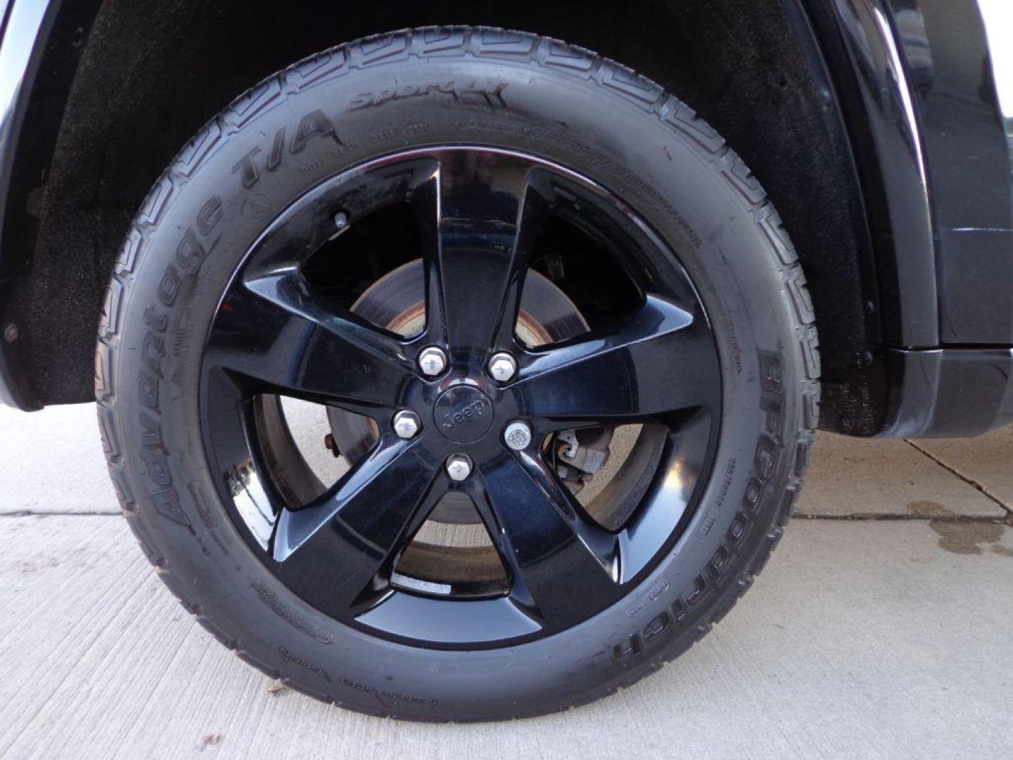 2014 BLACK JEEP GRAND CHEROKEE ALTITUDE (1C4RJFAG7EC) with an 3.6L engine, Automatic transmission, located at 6610 L St., Omaha, NE, 68117, (402) 731-7800, 41.212872, -96.014702 - 1-OWNER CLEAN CARFAX LOW MILEAGE LOADED WITH BLACKOUT PACKAGE, NAV, HEATED SEATS/STEERING WHEEL, SUNROOF, REMOTE START AND NEWER 20' TIRES *****We have found that most customers do the majority of their shopping online before visiting a dealership. For this reason we feel it necessary to have a - Photo#9