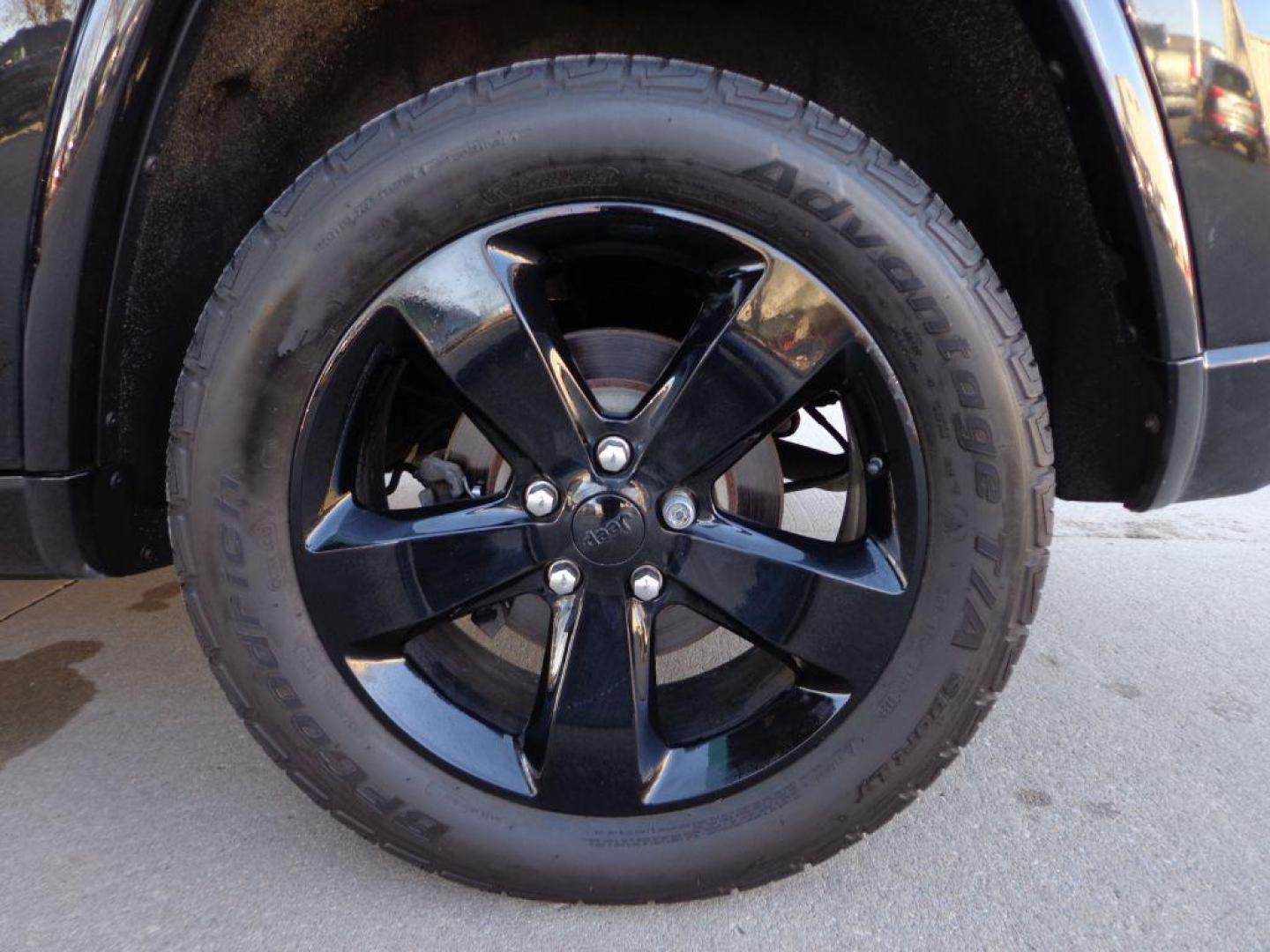 2014 BLACK JEEP GRAND CHEROKEE ALTITUDE (1C4RJFAG7EC) with an 3.6L engine, Automatic transmission, located at 6610 L St., Omaha, NE, 68117, (402) 731-7800, 41.212872, -96.014702 - 1-OWNER CLEAN CARFAX LOW MILEAGE LOADED WITH BLACKOUT PACKAGE, NAV, HEATED SEATS/STEERING WHEEL, SUNROOF, REMOTE START AND NEWER 20' TIRES *****We have found that most customers do the majority of their shopping online before visiting a dealership. For this reason we feel it necessary to have a - Photo#10