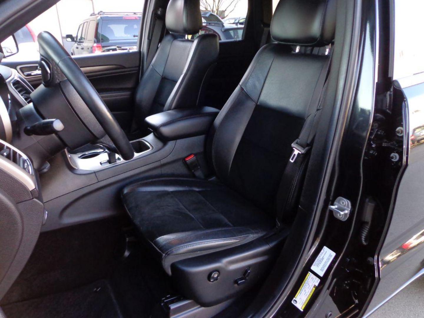 2014 BLACK JEEP GRAND CHEROKEE ALTITUDE (1C4RJFAG7EC) with an 3.6L engine, Automatic transmission, located at 6610 L St., Omaha, NE, 68117, (402) 731-7800, 41.212872, -96.014702 - 1-OWNER CLEAN CARFAX LOW MILEAGE LOADED WITH BLACKOUT PACKAGE, NAV, HEATED SEATS/STEERING WHEEL, SUNROOF, REMOTE START AND NEWER 20' TIRES *****We have found that most customers do the majority of their shopping online before visiting a dealership. For this reason we feel it necessary to have a - Photo#13
