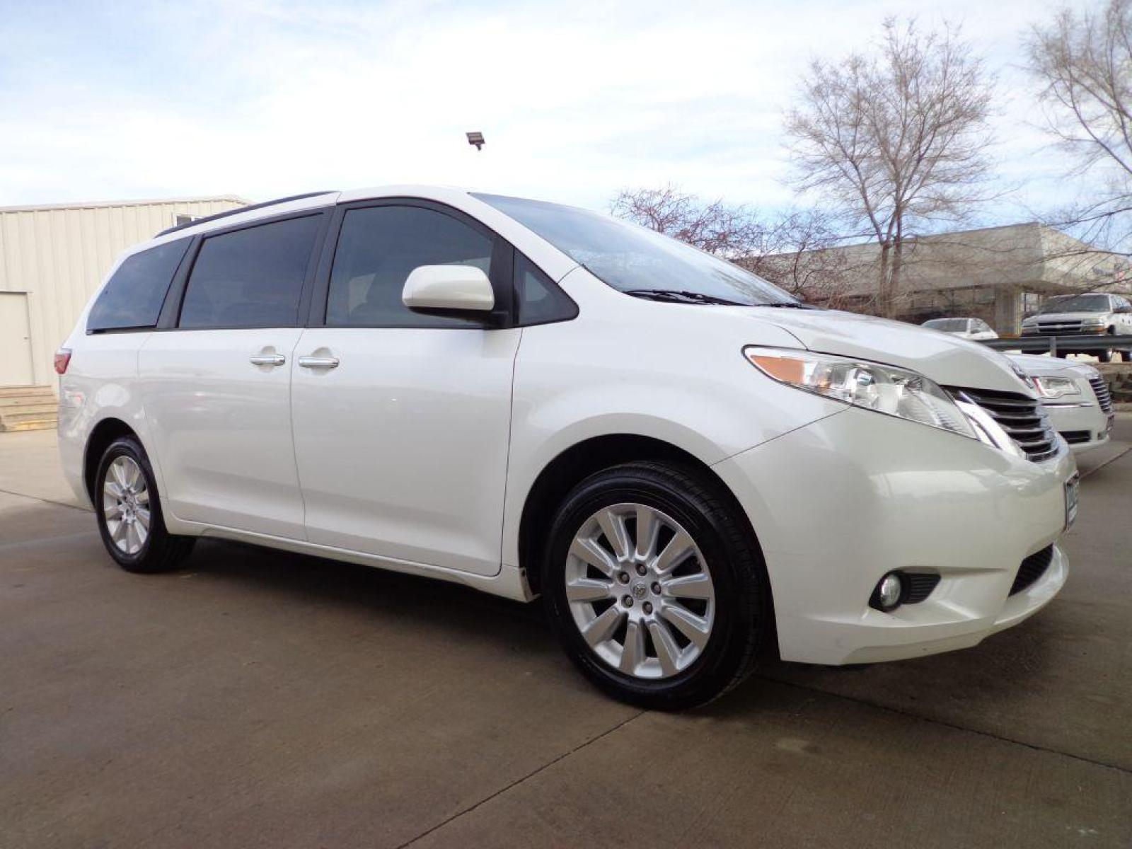 2015 WHITE TOYOTA SIENNA XLE (5TDDK3DC2FS) with an 3.5L engine, Automatic transmission, located at 6610 L St., Omaha, NE, 68117, (402) 731-7800, 41.212872, -96.014702 - 1-OWNER CLEAN CARFAX LOW MILEAGE AWD WITH A SUNROOF, NAV, REAR BUCKETS, BLIND SPOT ASSIST AND NEWER TIRES! *****We have found that most customers do the majority of their shopping online before visiting a dealership. For this reason we feel it necessary to have a competitive price on our used v - Photo #2