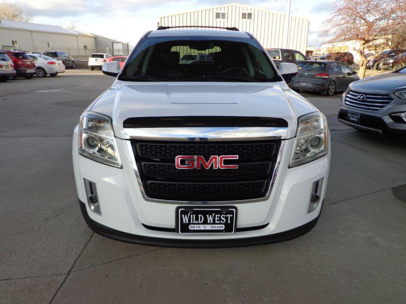 2012 WHITE GMC TERRAIN SLT (2GKFLVE58C6) with an 3.0L engine, Automatic transmission, located at 6610 L St., Omaha, NE, 68117, (402) 731-7800, 41.212872, -96.014702 - SHARP LOW MILE SLT V6 WITH HEATED LEATHER, BACKUP CAM, SUNROOF AND NEWER TIRES! *****We have found that most customers do the majority of their shopping online before visiting a dealership. For this reason we feel it necessary to have a competitive price on our used vehicles right up front. We - Photo #1