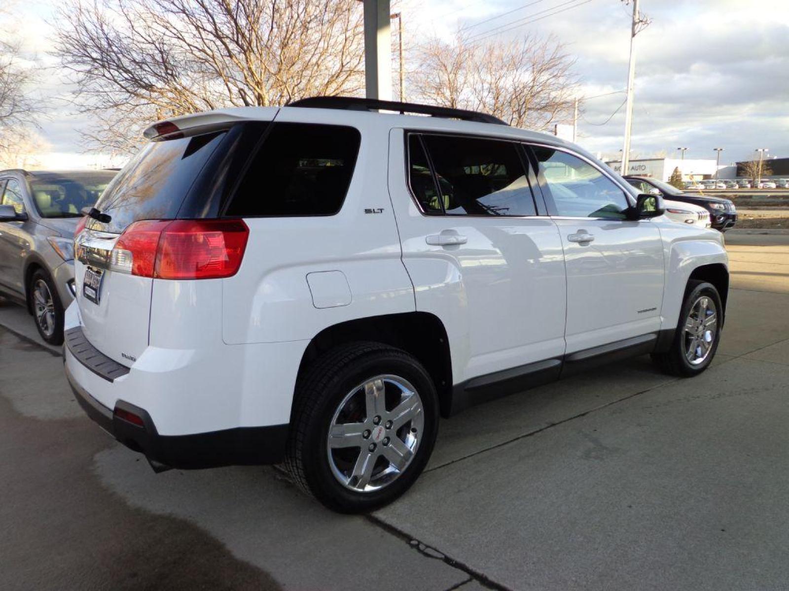 2012 WHITE GMC TERRAIN SLT (2GKFLVE58C6) with an 3.0L engine, Automatic transmission, located at 6610 L St., Omaha, NE, 68117, (402) 731-7800, 41.212872, -96.014702 - SHARP LOW MILE SLT V6 WITH HEATED LEATHER, BACKUP CAM, SUNROOF AND NEWER TIRES! *****We have found that most customers do the majority of their shopping online before visiting a dealership. For this reason we feel it necessary to have a competitive price on our used vehicles right up front. We - Photo #3