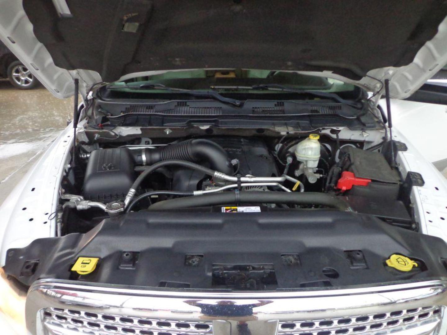 2014 WHITE RAM 1500 LARAMIE (1C6RR7VT9ES) with an 5.7L engine, Automatic transmission, located at 6610 L St., Omaha, NE, 68117, (402) 731-7800, 41.212872, -96.014702 - SHARP LARAMIE 2-OWNERS CLEAN CARFAX LOW MILEAGE LOADED WITH FRONT HEATED/COOLED SEATS, REAR HEATED SEATS, SUNROOF, NAV, BACKUP CAM, POWER REAR WINDOW, ALPINE AUDIO, REMOTE START AND MUCH MORE! *****We have found that most customers do the majority of their shopping online before visiting a de - Photo#11