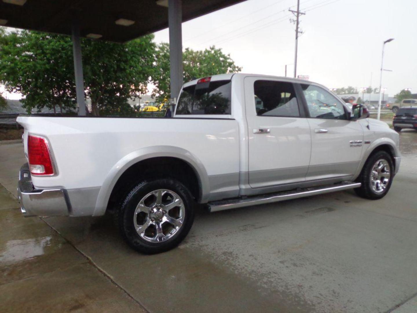 2014 WHITE RAM 1500 LARAMIE (1C6RR7VT9ES) with an 5.7L engine, Automatic transmission, located at 6610 L St., Omaha, NE, 68117, (402) 731-7800, 41.212872, -96.014702 - SHARP LARAMIE 2-OWNERS CLEAN CARFAX LOW MILEAGE LOADED WITH FRONT HEATED/COOLED SEATS, REAR HEATED SEATS, SUNROOF, NAV, BACKUP CAM, POWER REAR WINDOW, ALPINE AUDIO, REMOTE START AND MUCH MORE! *****We have found that most customers do the majority of their shopping online before visiting a de - Photo#3