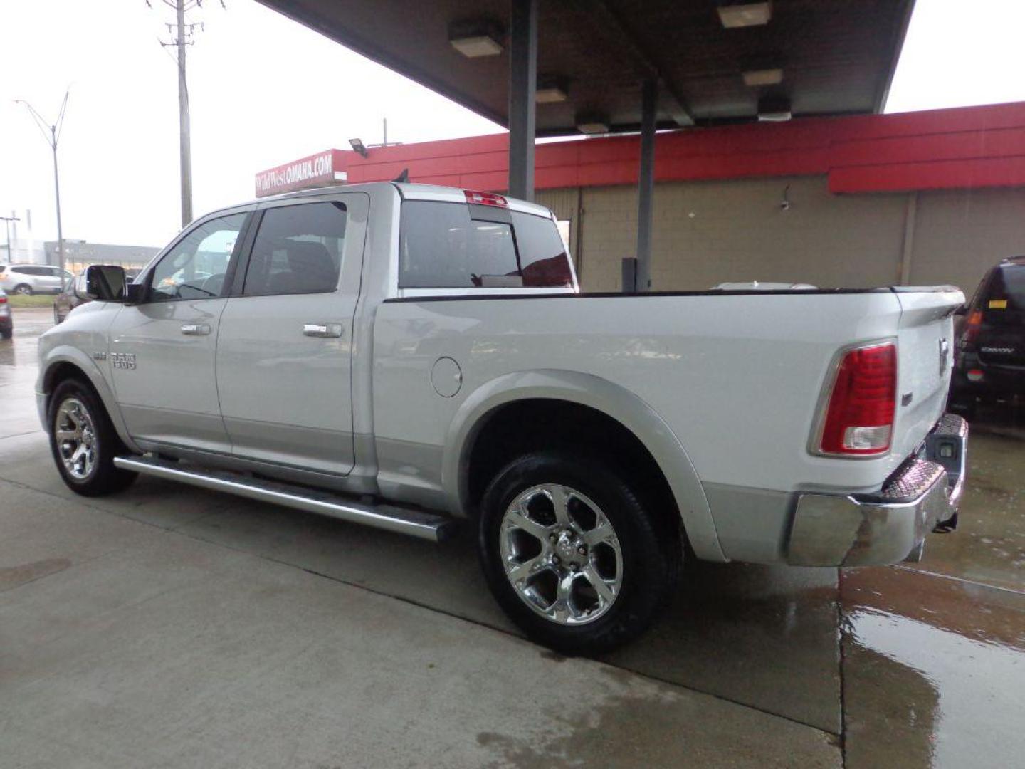 2014 WHITE RAM 1500 LARAMIE (1C6RR7VT9ES) with an 5.7L engine, Automatic transmission, located at 6610 L St., Omaha, NE, 68117, (402) 731-7800, 41.212872, -96.014702 - SHARP LARAMIE 2-OWNERS CLEAN CARFAX LOW MILEAGE LOADED WITH FRONT HEATED/COOLED SEATS, REAR HEATED SEATS, SUNROOF, NAV, BACKUP CAM, POWER REAR WINDOW, ALPINE AUDIO, REMOTE START AND MUCH MORE! *****We have found that most customers do the majority of their shopping online before visiting a de - Photo#5
