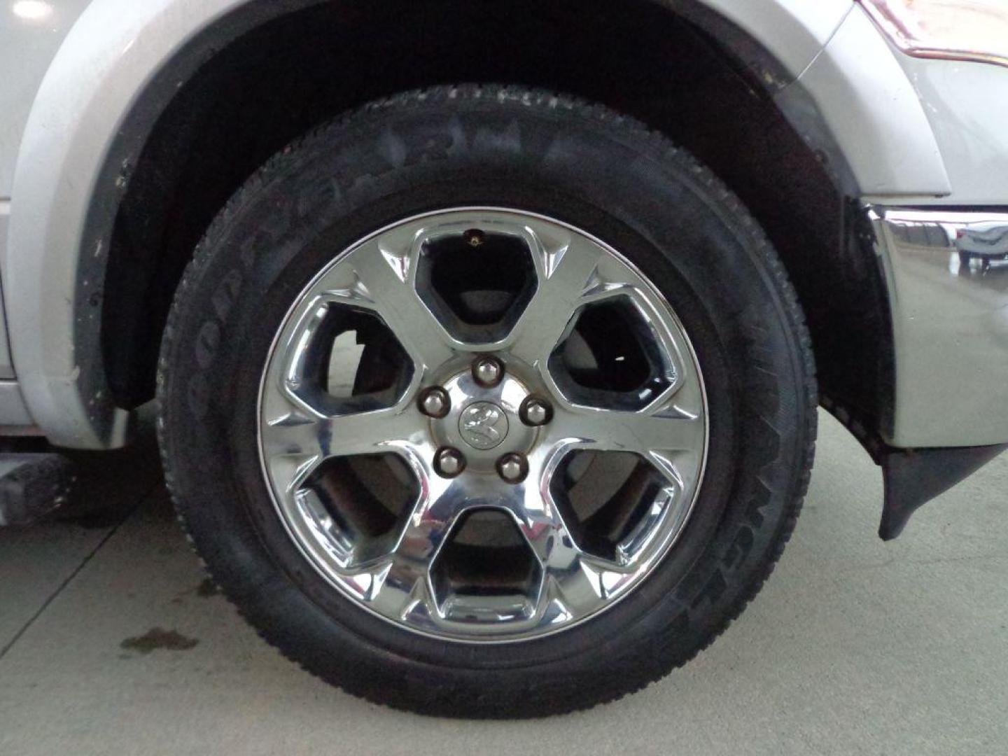 2014 WHITE RAM 1500 LARAMIE (1C6RR7VT9ES) with an 5.7L engine, Automatic transmission, located at 6610 L St., Omaha, NE, 68117, (402) 731-7800, 41.212872, -96.014702 - SHARP LARAMIE 2-OWNERS CLEAN CARFAX LOW MILEAGE LOADED WITH FRONT HEATED/COOLED SEATS, REAR HEATED SEATS, SUNROOF, NAV, BACKUP CAM, POWER REAR WINDOW, ALPINE AUDIO, REMOTE START AND MUCH MORE! *****We have found that most customers do the majority of their shopping online before visiting a de - Photo#8
