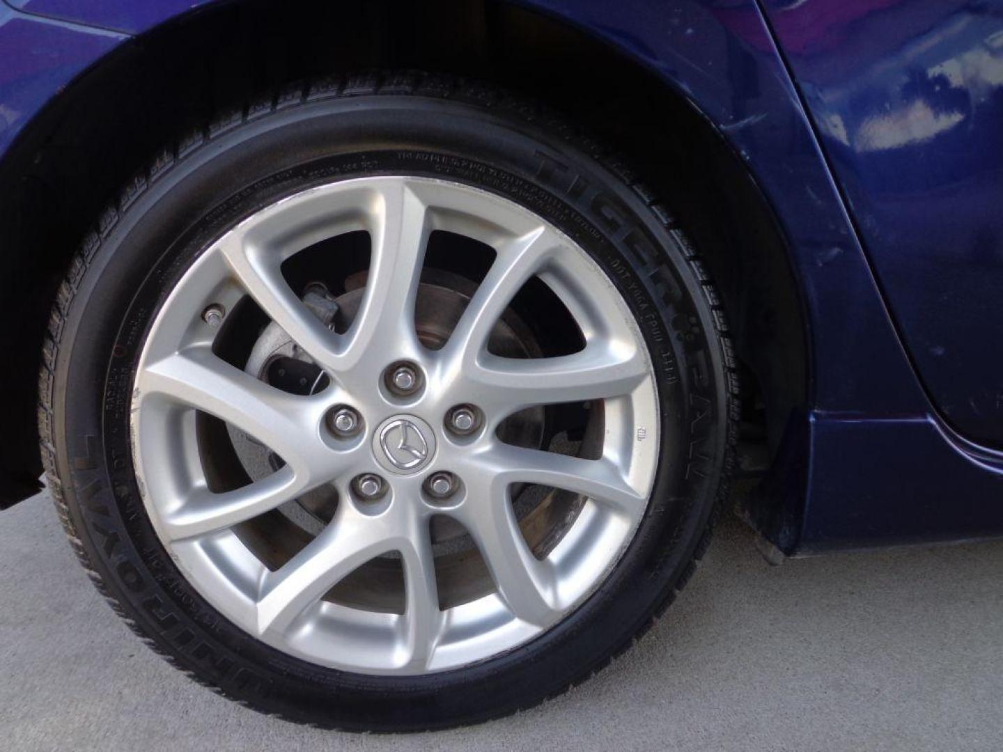 2012 BLUE MAZDA 3 S (JM1BL1M54C1) with an 2.5L engine, Automatic transmission, located at 6610 L St., Omaha, NE, 68117, (402) 731-7800, 41.212872, -96.014702 - 2-OWNER CLEAN CARFAX LOW MILEAGE LOADED WITH HEATED LEATHER, NAV, SUNROOF, BOSE AUDIO AND NEWER TIRES! *****We have found that most customers do the majority of their shopping online before visiting a dealership. For this reason we feel it necessary to have a competitive price on our used ve - Photo#10