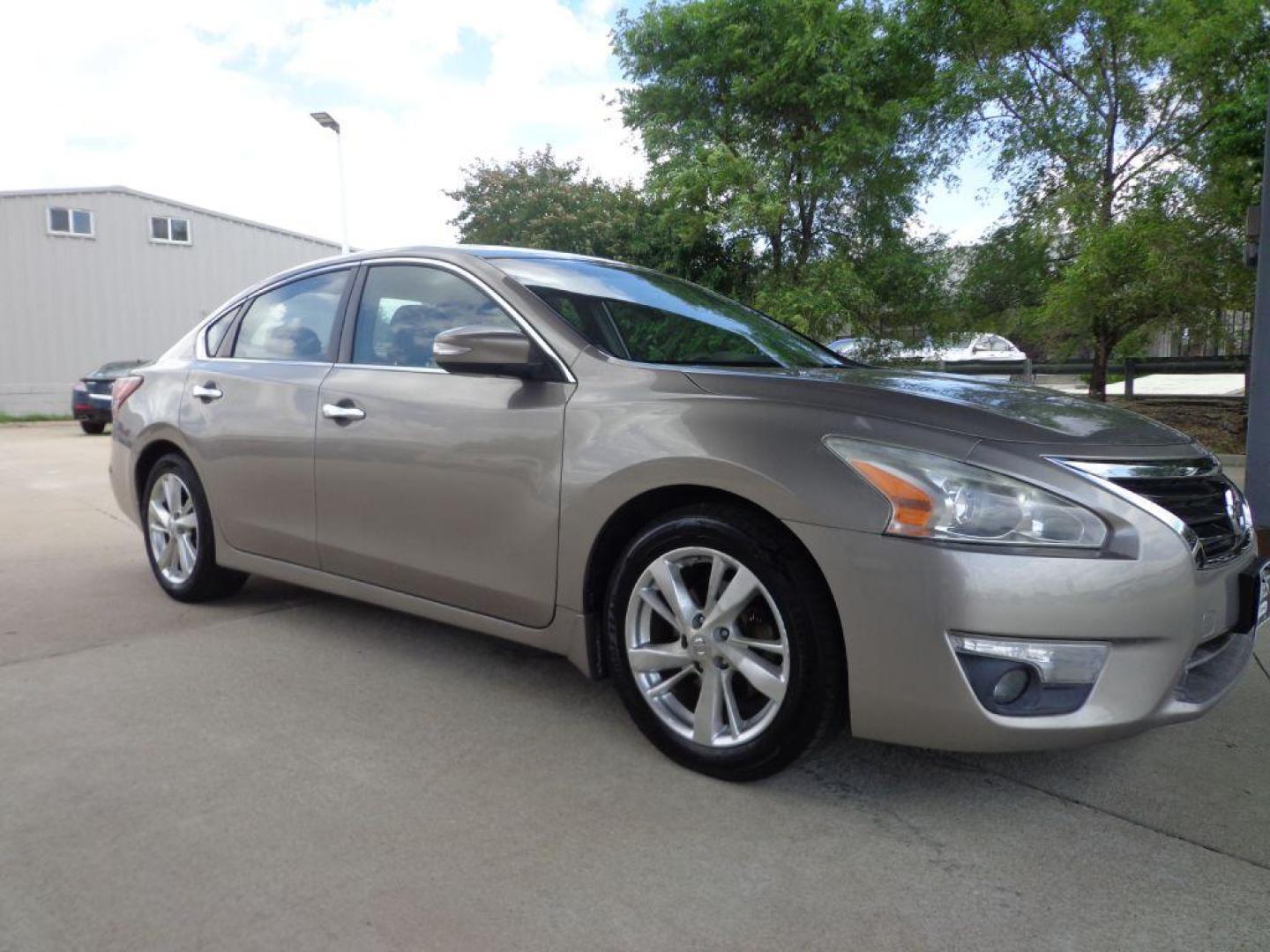 2013 TAN NISSAN ALTIMA 2.5 SL (1N4AL3AP6DN) with an 2.5L engine, Continuously Variable transmission, located at 6610 L St., Omaha, NE, 68117, (402) 731-7800, 41.212872, -96.014702 - Photo#2