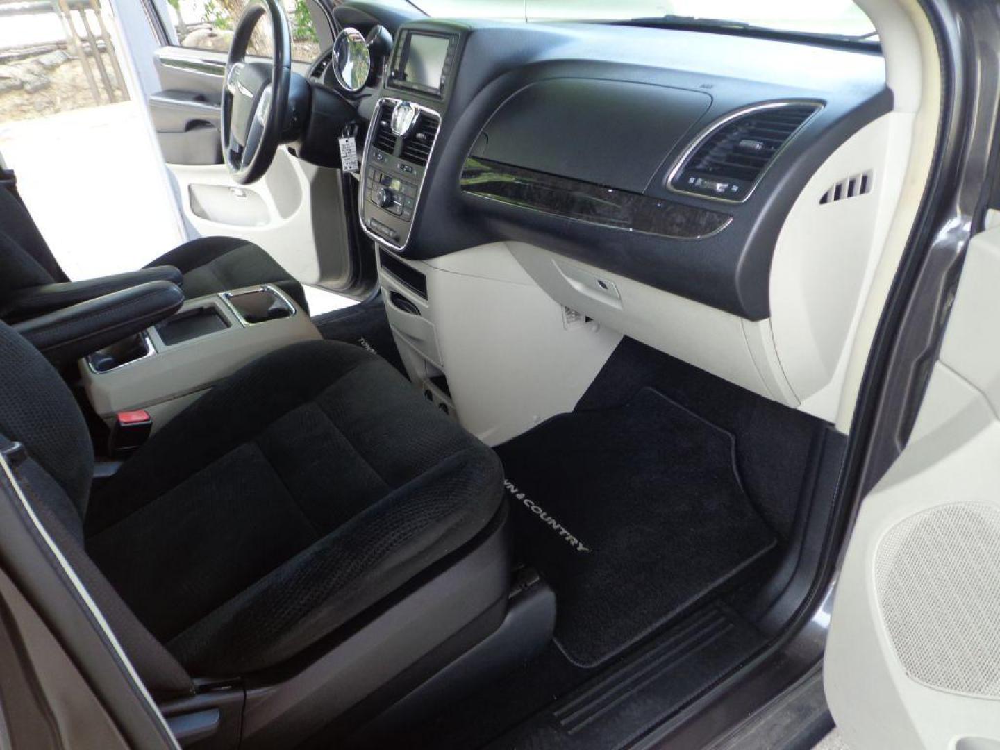 2016 GRAY CHRYSLER TOWN and COUNTRY TOURING (2C4RC1BGXGR) with an 3.6L engine, Automatic transmission, located at 6610 L St., Omaha, NE, 68117, (402) 731-7800, 41.212872, -96.014702 - SHARP TOURING MODEL WITH A CLEAN CARFAX, LOW MILEAGE, REAR ENTERTAINMENT, BACKUP CAM AND NEWER TIRES! *****We have found that most customers do the majority of their shopping online before visiting a dealership. For this reason we feel it necessary to have a competitive price on our used vehi - Photo#17