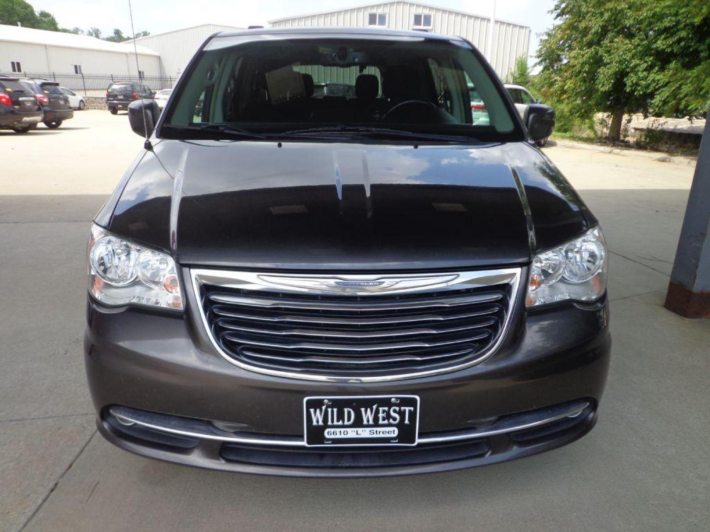 2016 GRAY CHRYSLER TOWN and COUNTRY TOURING (2C4RC1BGXGR) with an 3.6L engine, Automatic transmission, located at 6610 L St., Omaha, NE, 68117, (402) 731-7800, 41.212872, -96.014702 - SHARP TOURING MODEL WITH A CLEAN CARFAX, LOW MILEAGE, REAR ENTERTAINMENT, BACKUP CAM AND NEWER TIRES! *****We have found that most customers do the majority of their shopping online before visiting a dealership. For this reason we feel it necessary to have a competitive price on our used vehi - Photo#1