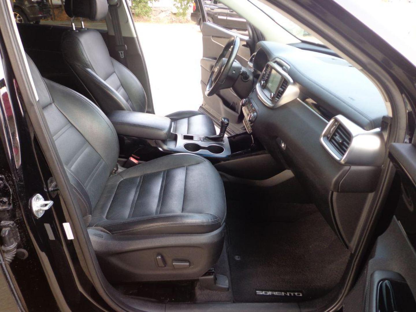 2016 BLACK KIA SORENTO SX (5XYPKDA50GG) with an 3.3L engine, Automatic transmission, located at 6610 L St., Omaha, NE, 68117, (402) 731-7800, 41.212872, -96.014702 - SHARP 2-OWNER, CLEAN CARFAX, SX PREMIUM PACKAGE, LOADED WITH HEATED LEATHER, PANORAMIC ROOF, NAV, BACKUP CAM, 3RD ROW SEATING, BLIND SPOT ASSIST, INFINITI AUDIO AND NEWER TIRES! *****We have found that most customers do the majority of their shopping online before visiting a dealership. For - Photo#15