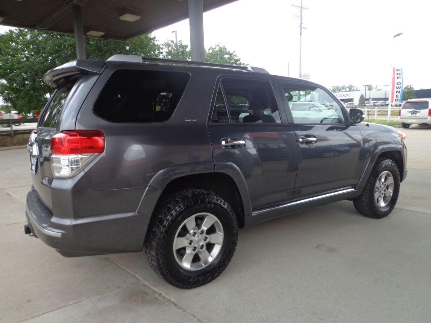 2013 GRAY TOYOTA 4RUNNER SR5 (JTEBU5JR9D5) with an 4.0L engine, Automatic transmission, located at 6610 L St., Omaha, NE, 68117, (402) 731-7800, 41.212872, -96.014702 - 1-OWNER CLEAN CARFAX, LOW MILEAGE LOADED WITH HEATED LEATHER, SUNROOF, NAV AND BACKUP CAM! *****We have found that most customers do the majority of their shopping online before visiting a dealership. For this reason we feel it necessary to have a competitive price on our used vehicles right up - Photo#3