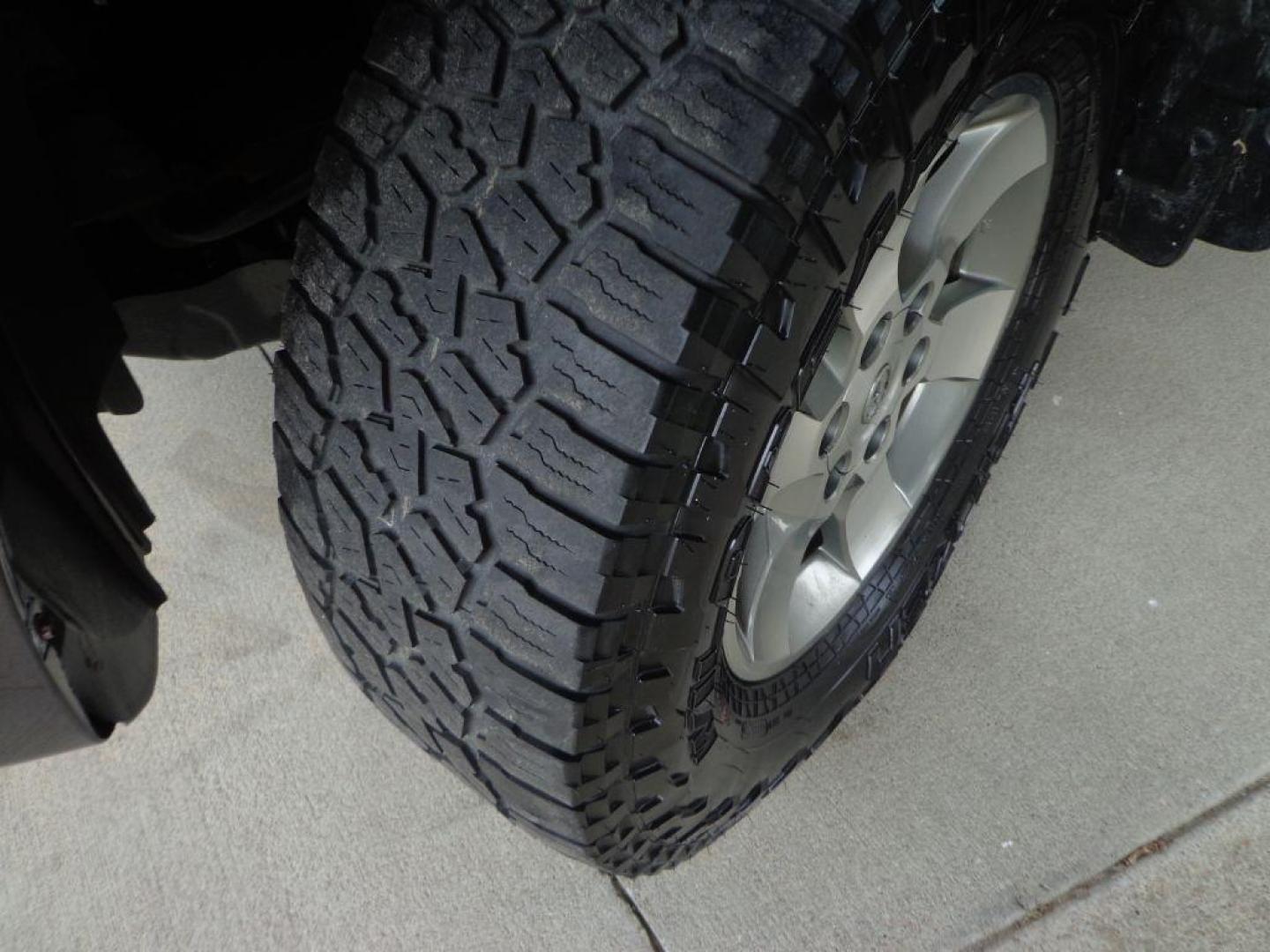 2013 GRAY TOYOTA 4RUNNER SR5 (JTEBU5JR9D5) with an 4.0L engine, Automatic transmission, located at 6610 L St., Omaha, NE, 68117, (402) 731-7800, 41.212872, -96.014702 - 1-OWNER CLEAN CARFAX, LOW MILEAGE LOADED WITH HEATED LEATHER, SUNROOF, NAV AND BACKUP CAM! *****We have found that most customers do the majority of their shopping online before visiting a dealership. For this reason we feel it necessary to have a competitive price on our used vehicles right up - Photo#6